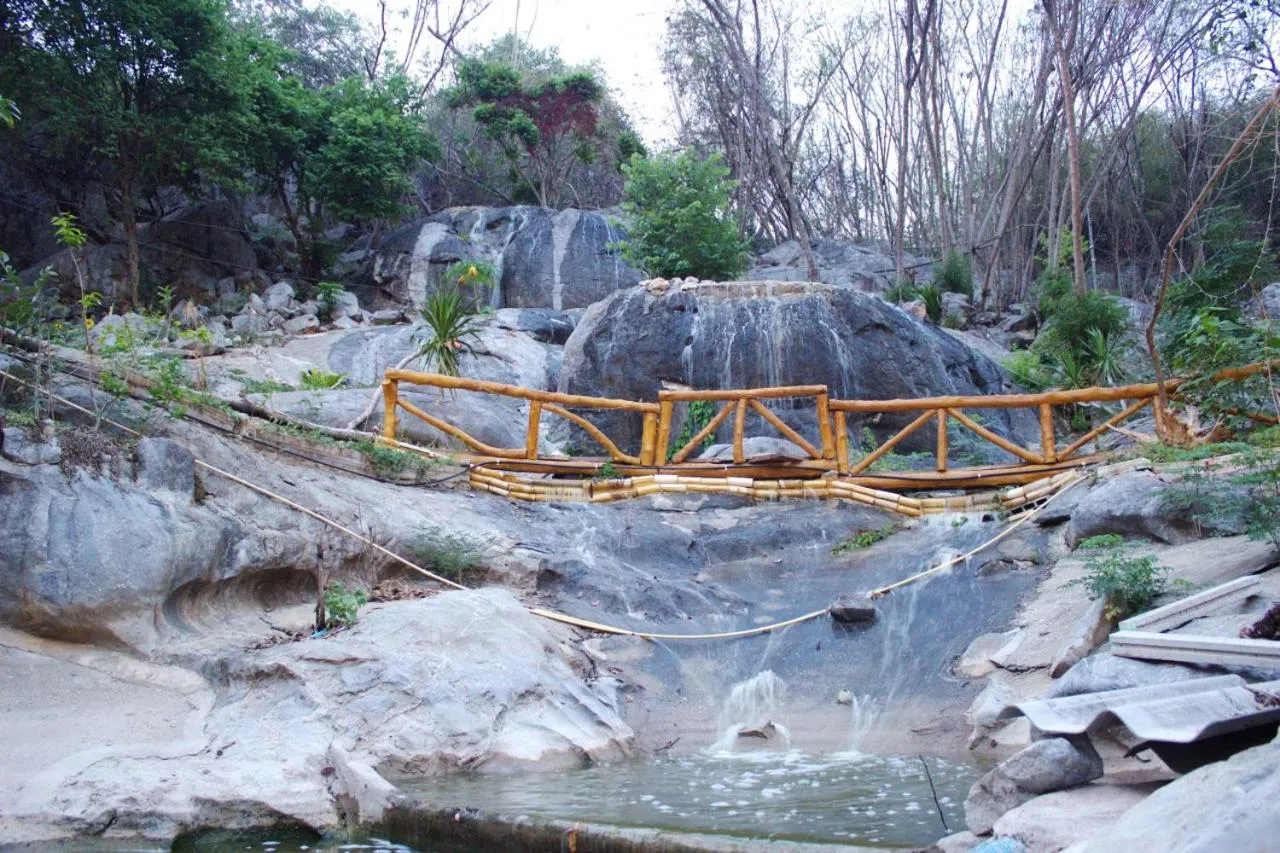 Area and facilities in Yen at phayayen