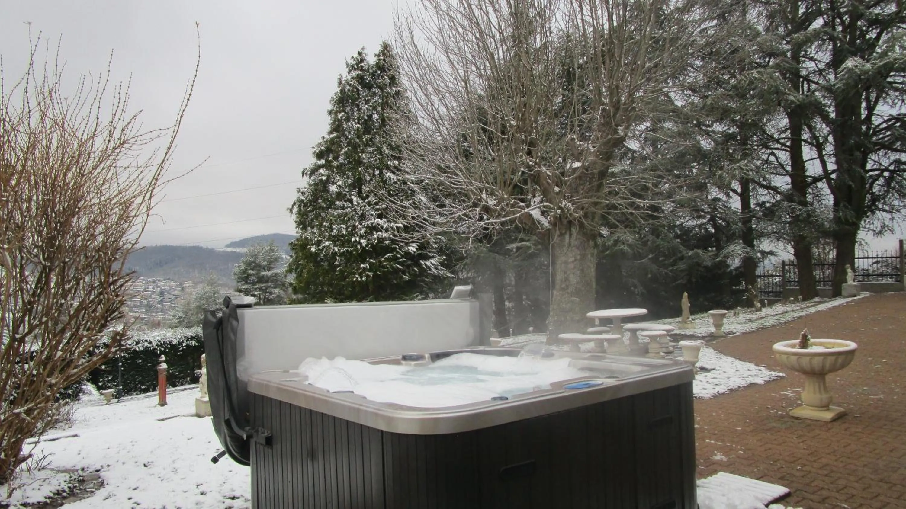Hot Tub in Fouettara