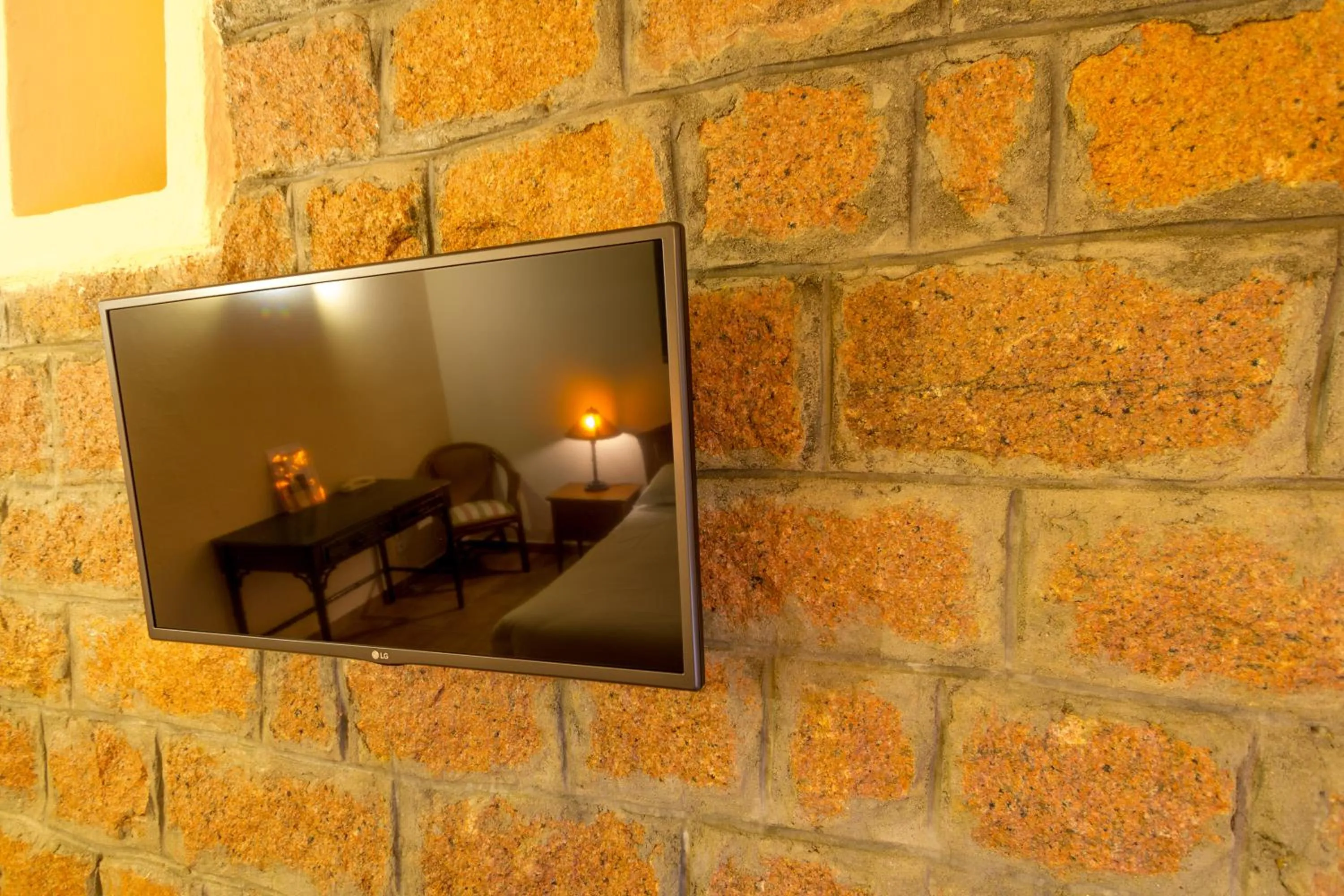 TV and multimedia in Hôtel Bella Vista