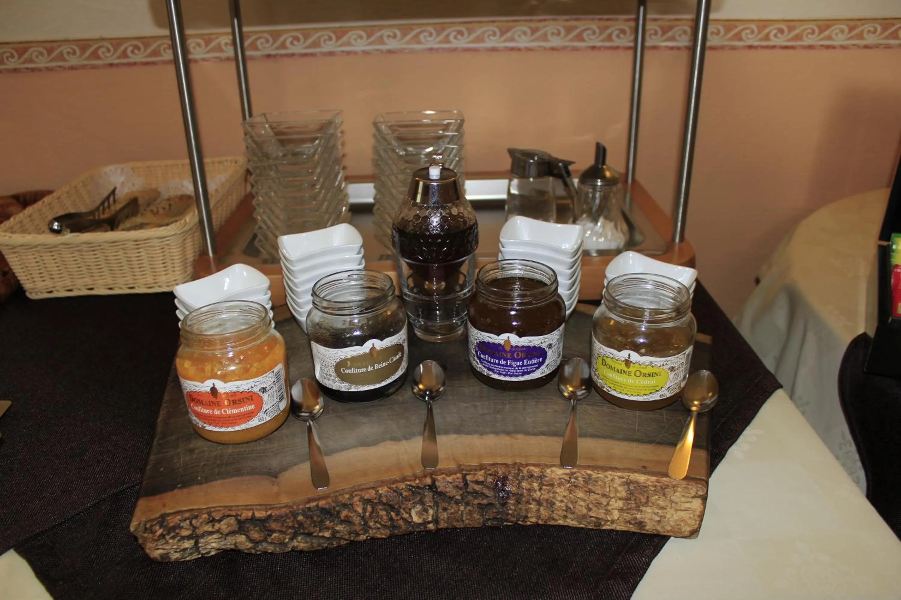 Buffet breakfast in Hôtel Bella Vista