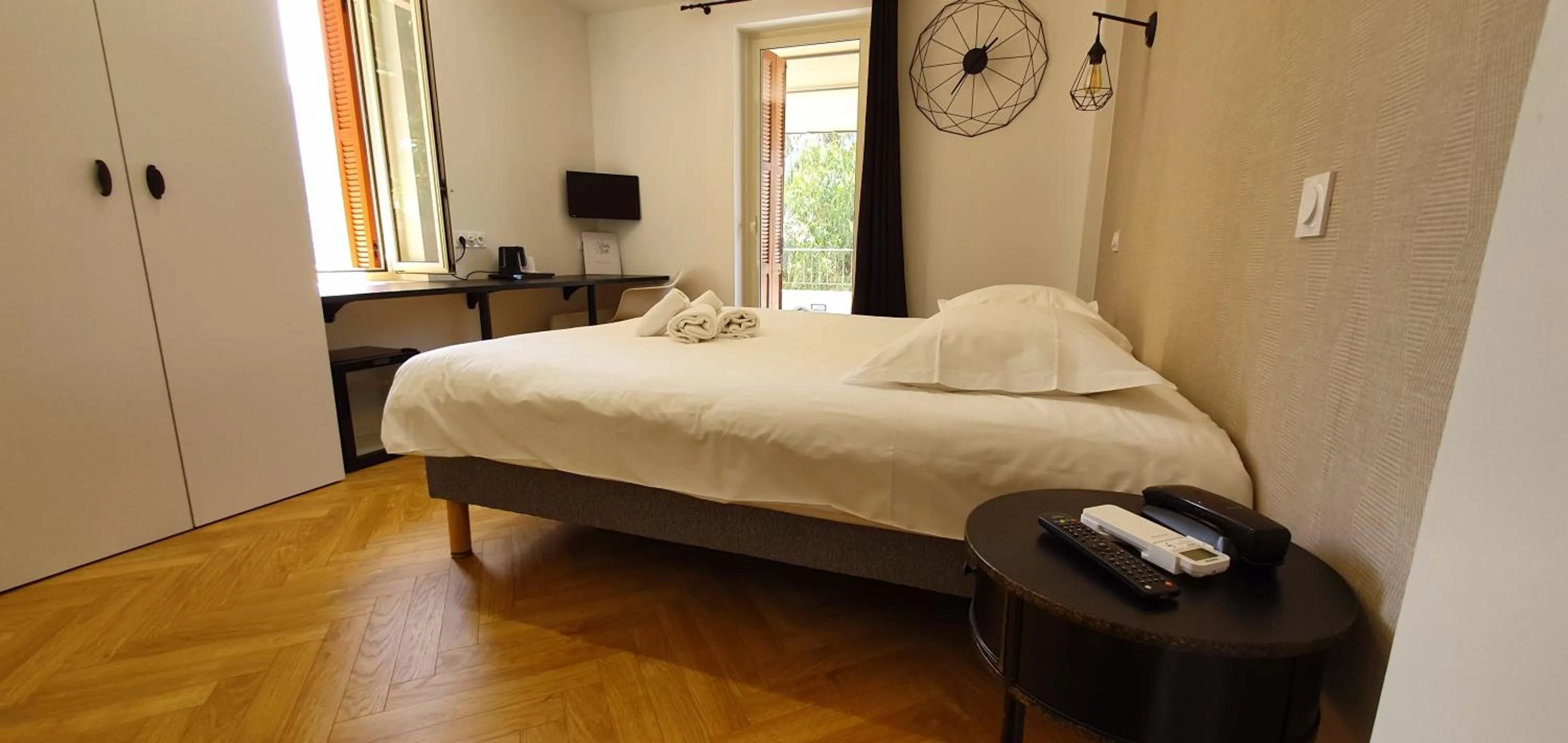 Bed in Hôtel Bella Vista