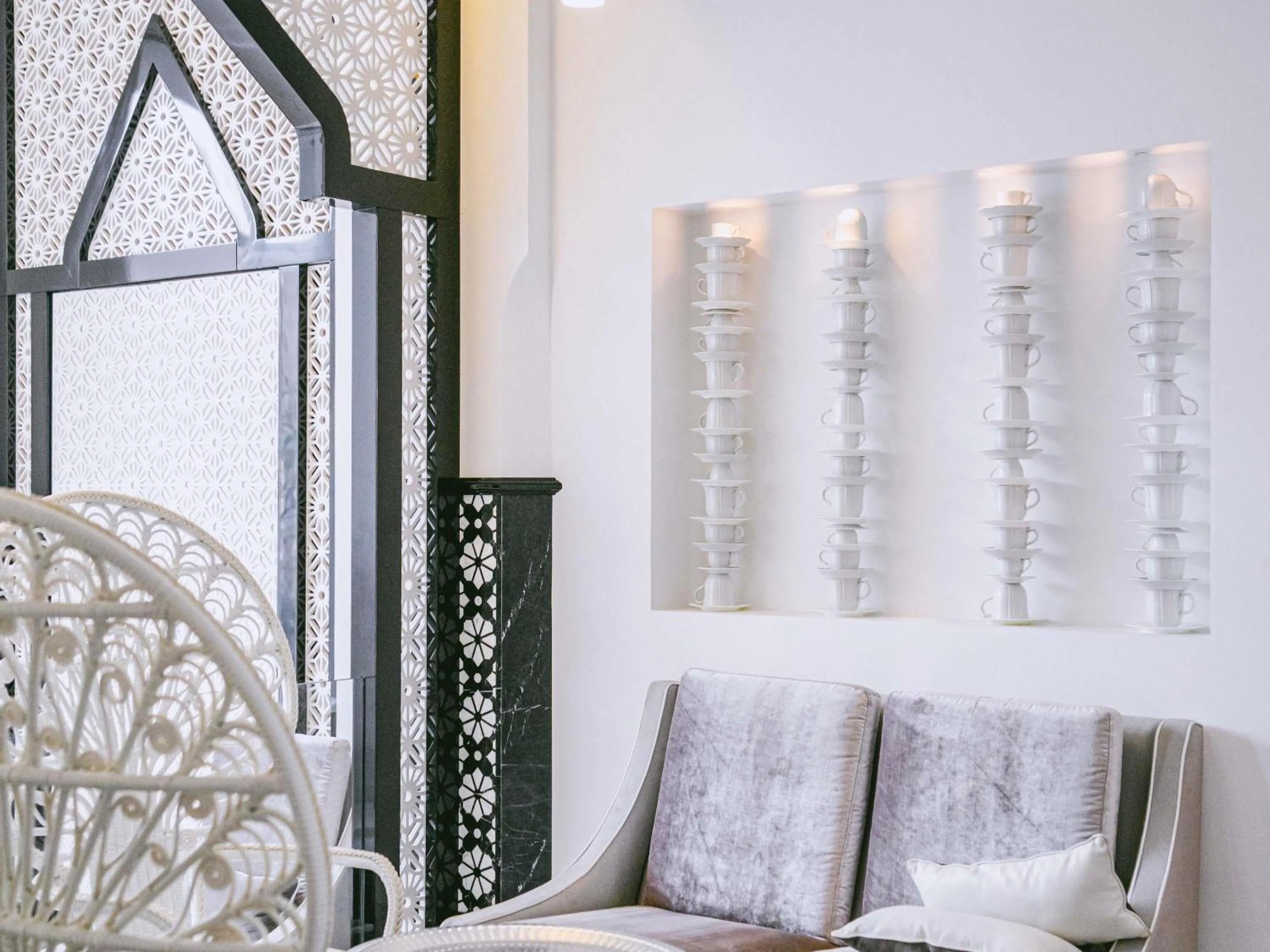 Restaurant/places to eat, Bed in Fairmont Fujairah Beach Resort