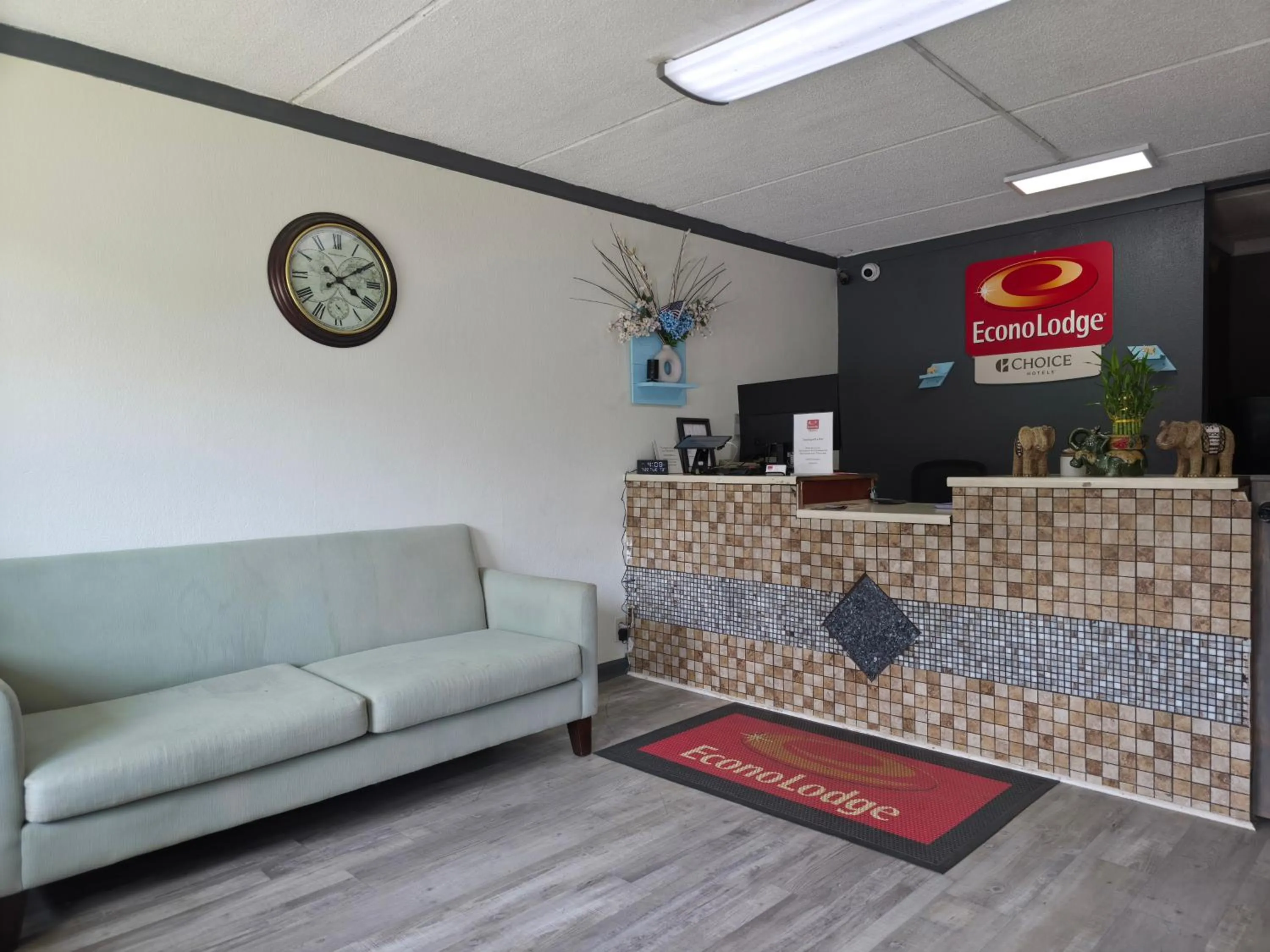 Lobby or reception in Econo Lodge Lavonia