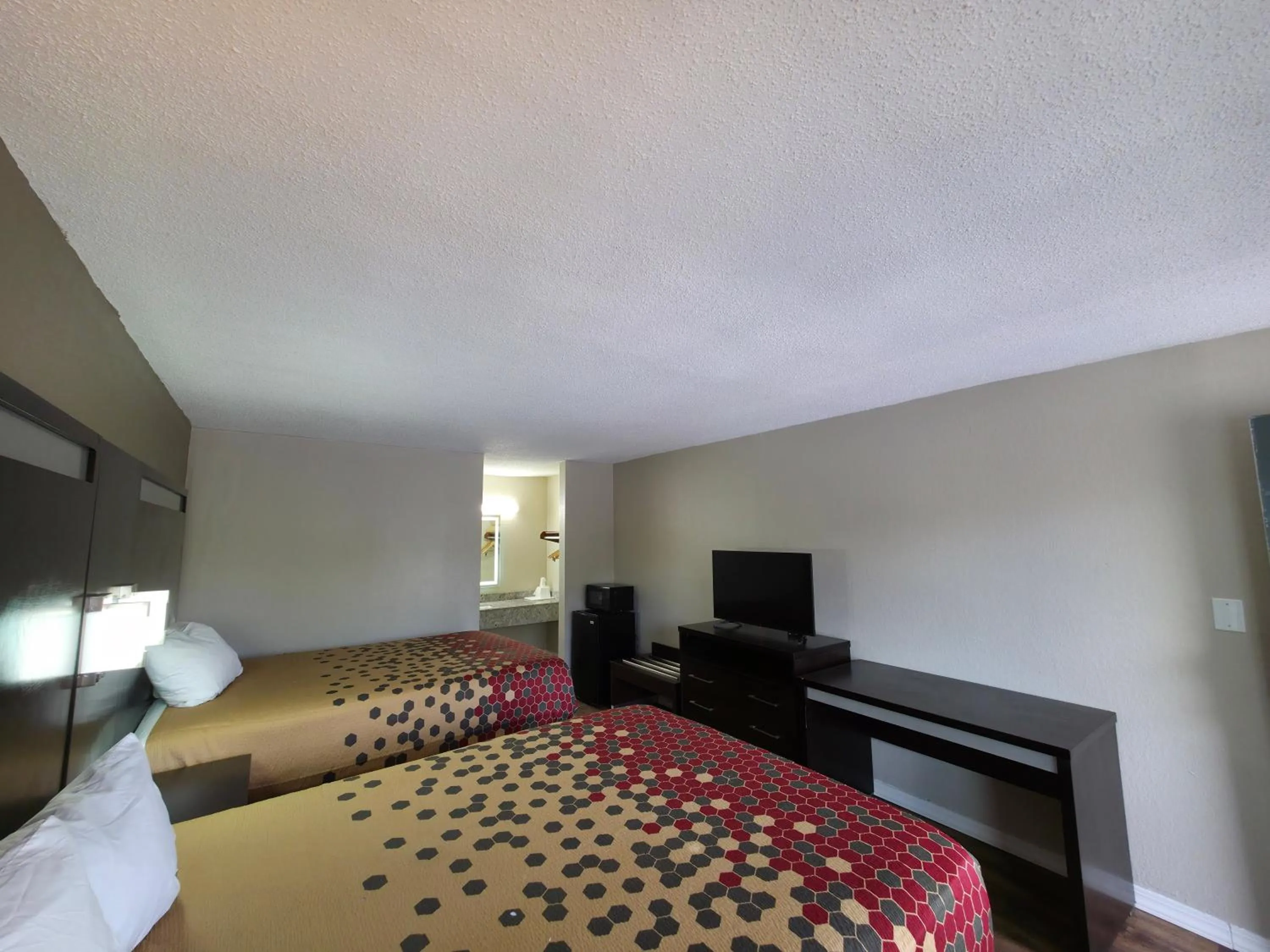 Bed in Econo Lodge Lavonia