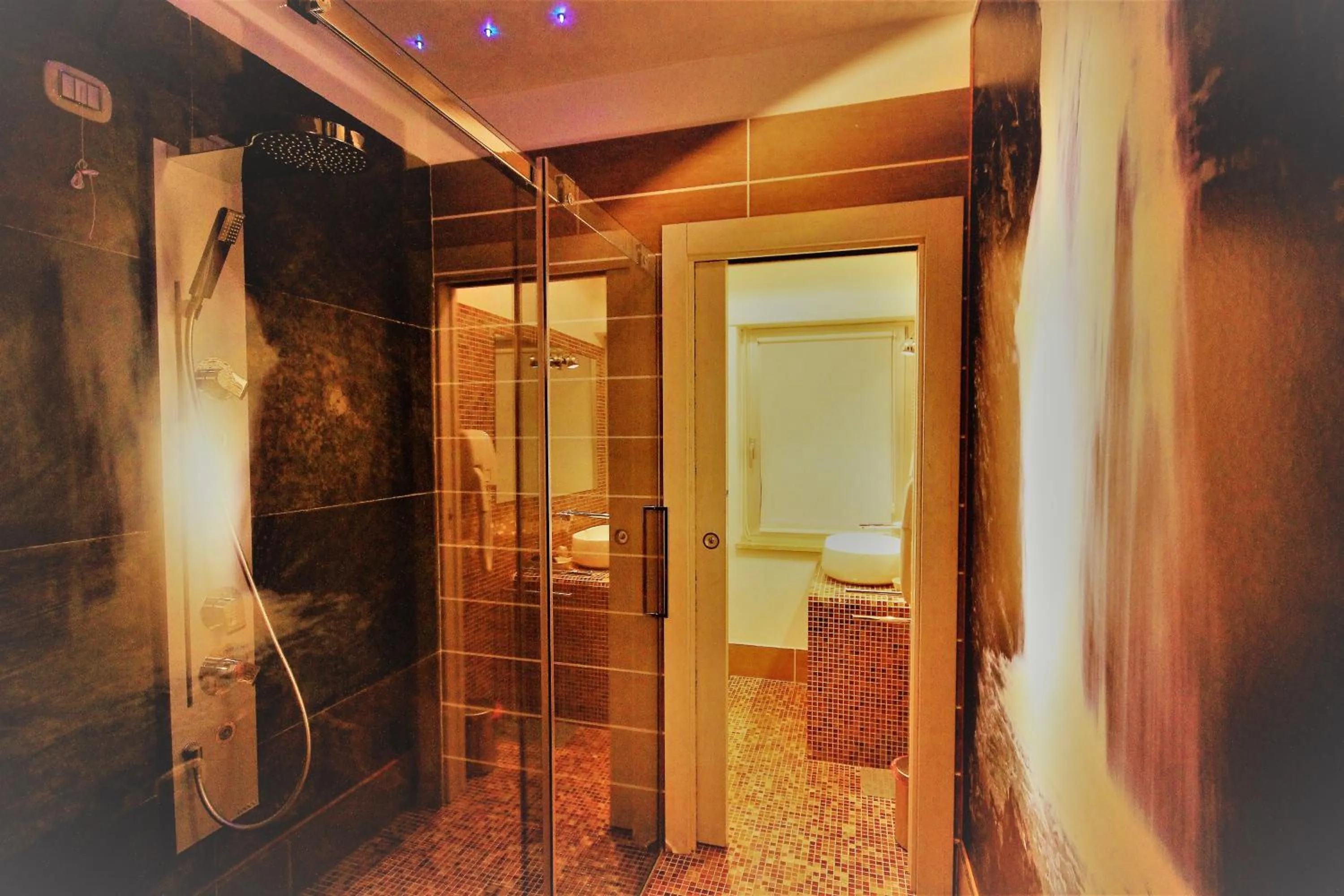 Shower in I Rocchi Hotel
