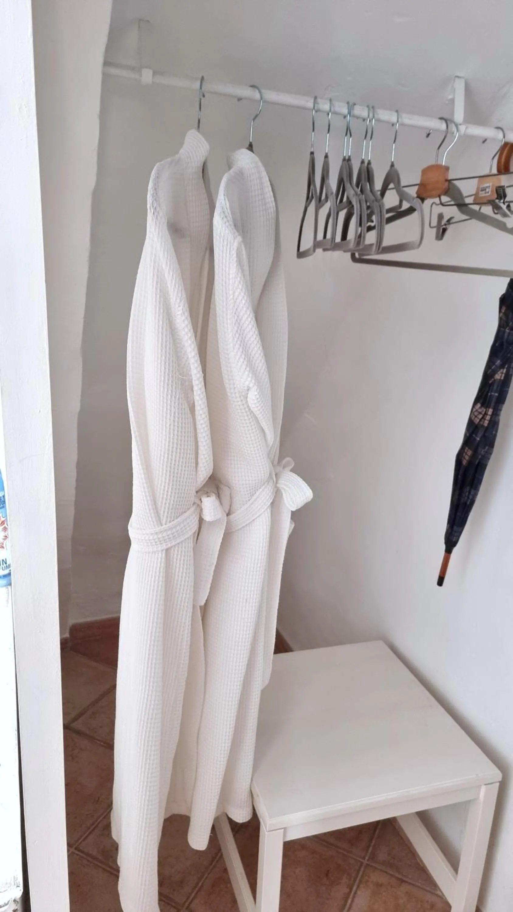 wardrobe in Boutique B&B Número Cuatro