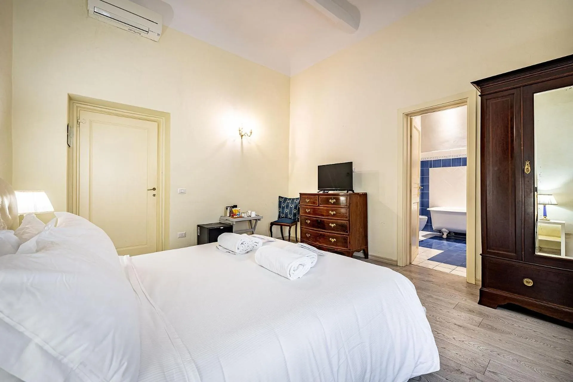 Bedroom, Bed in Residenza d'Epoca Palazzo Riblet