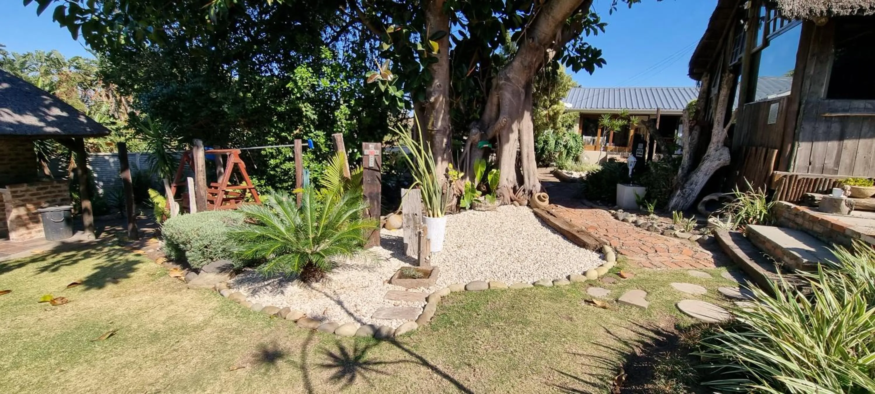 Garden in The Birdhouse Bed & Breakfast #NO Loadshedding #Solar Energy