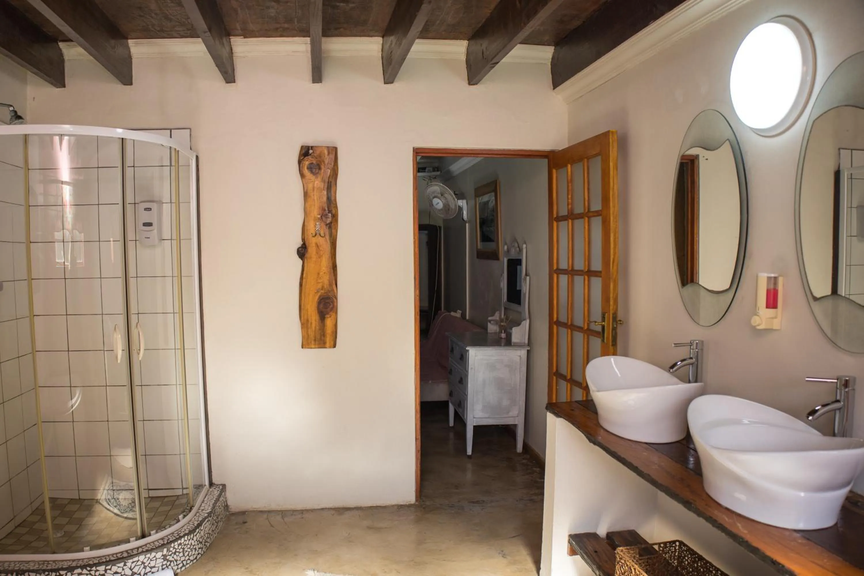 Bathroom in The Birdhouse Bed & Breakfast #NO Loadshedding #Solar Energy