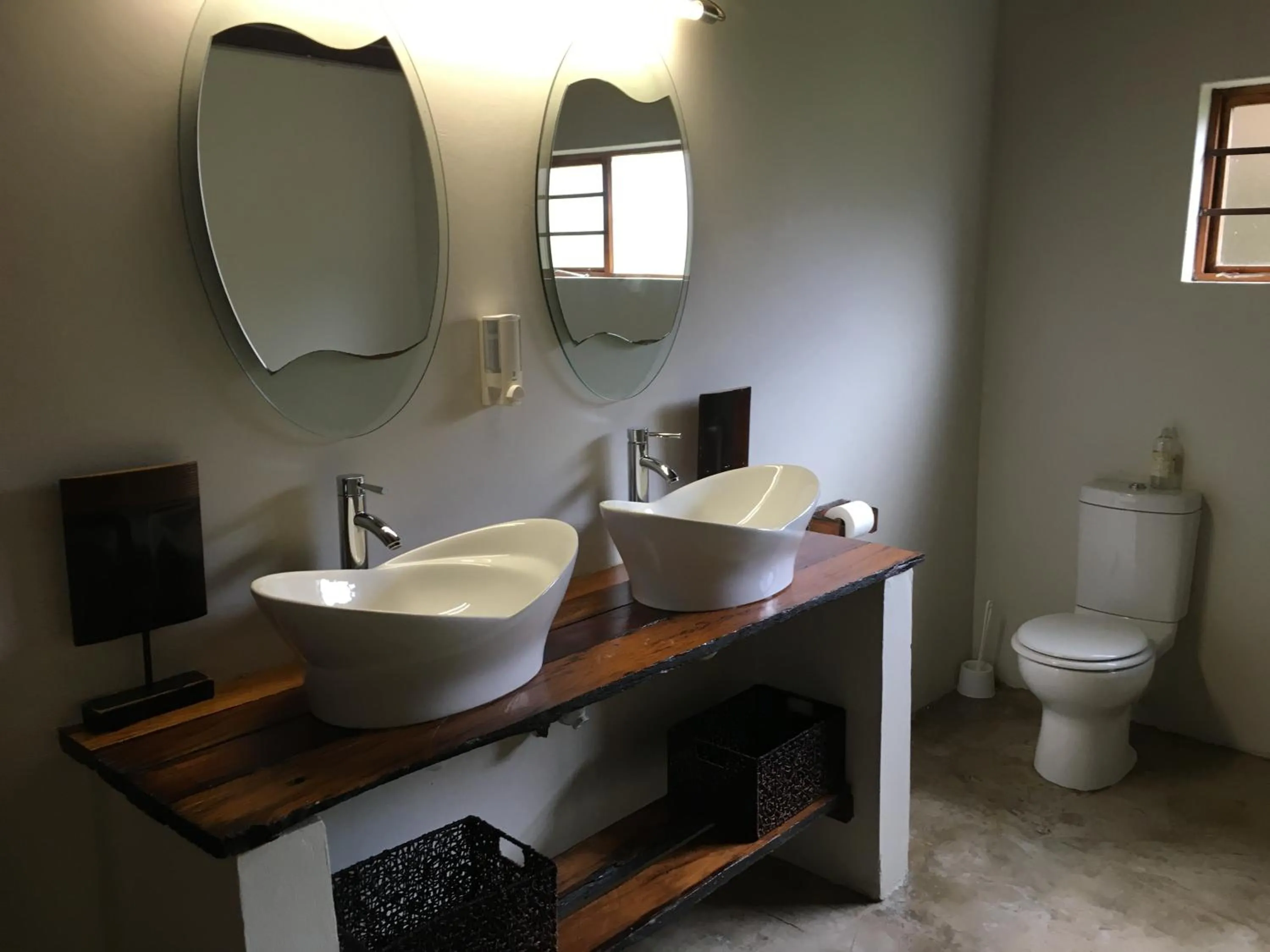 Bathroom in The Birdhouse Bed & Breakfast #NO Loadshedding #Solar Energy
