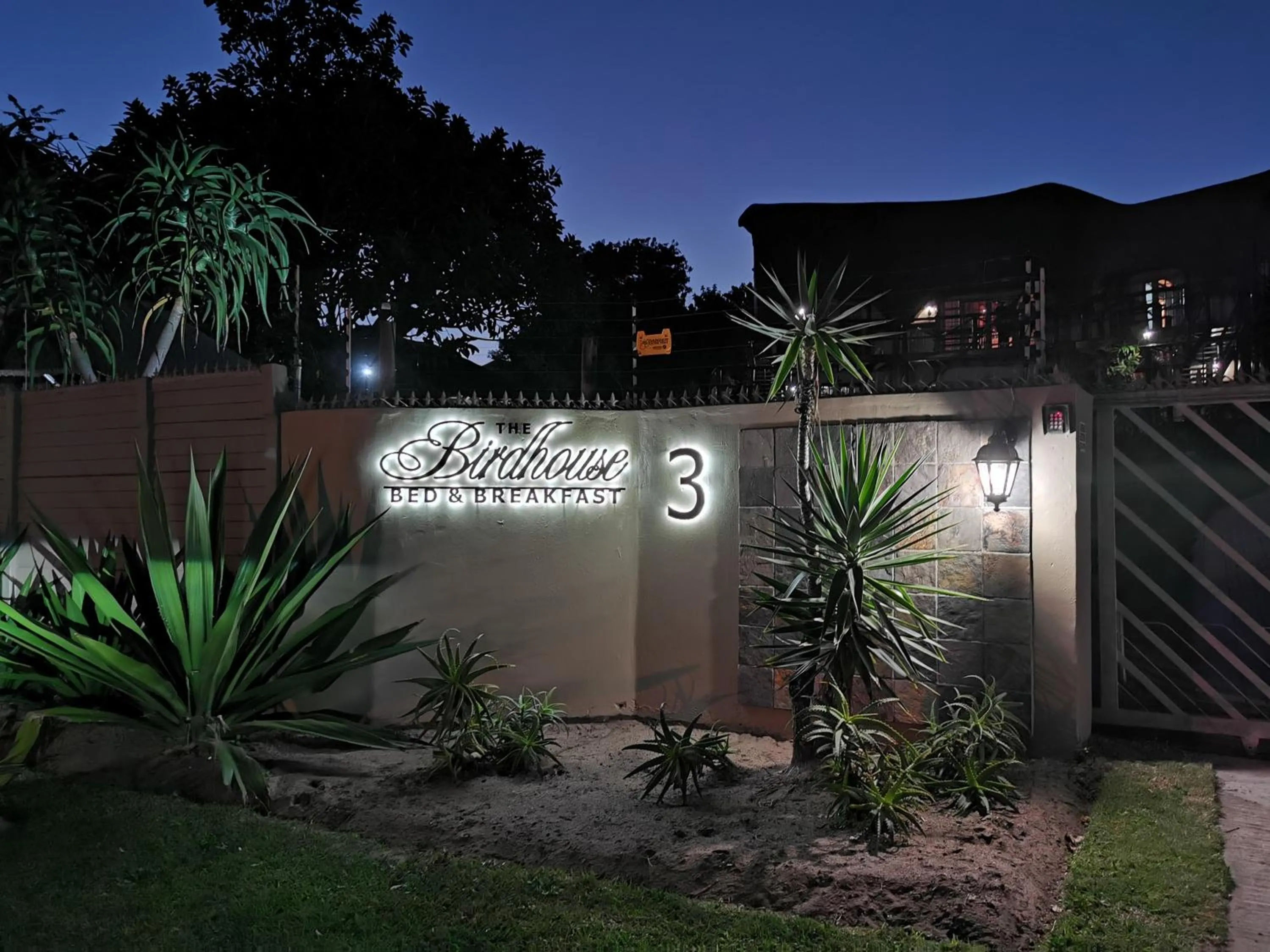 Property building in The Birdhouse Bed & Breakfast #NO Loadshedding #Solar Energy