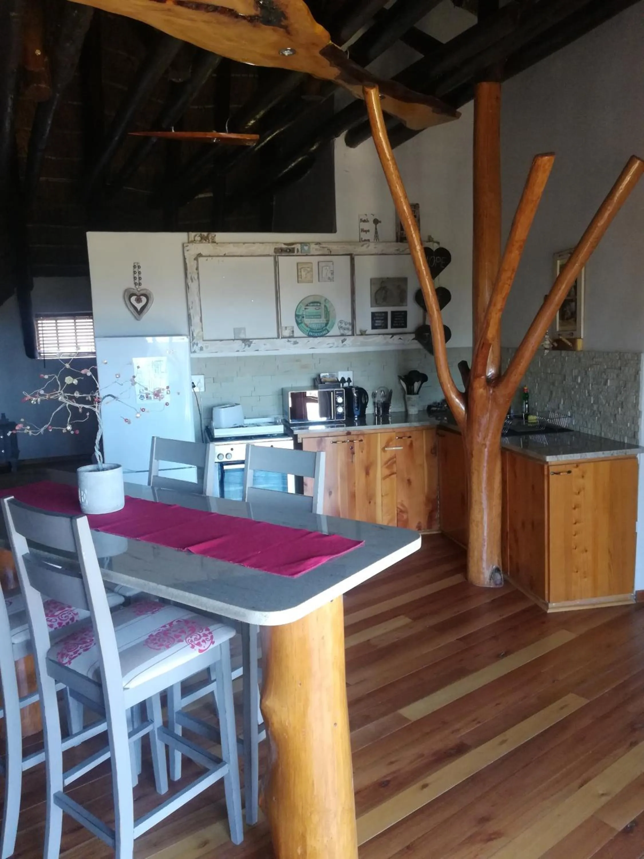 Kitchen or kitchenette in The Birdhouse Bed & Breakfast #NO Loadshedding #Solar Energy