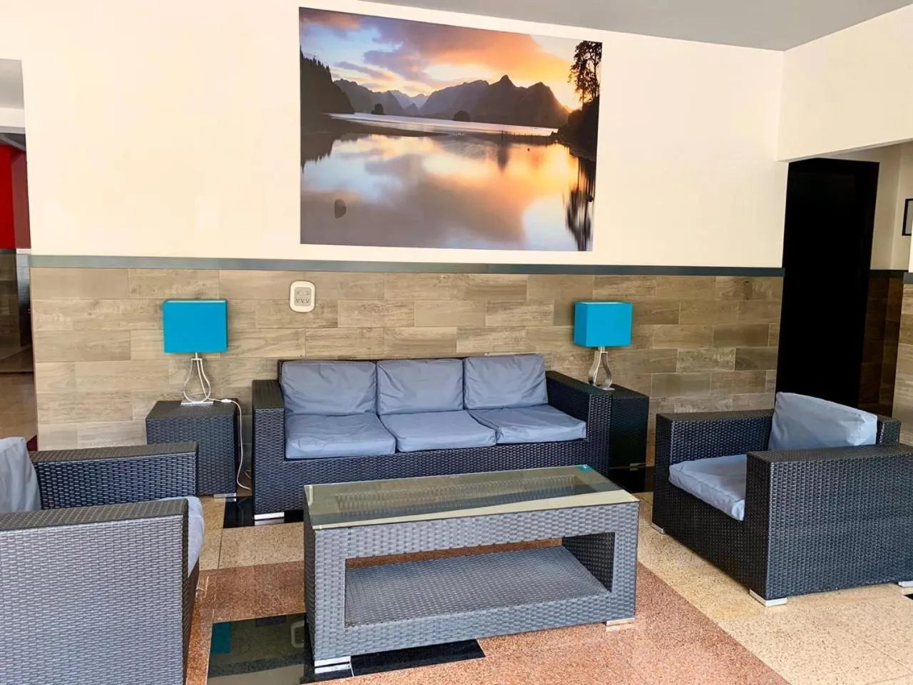 Seating area in Beverly Hills: Hotel and Business