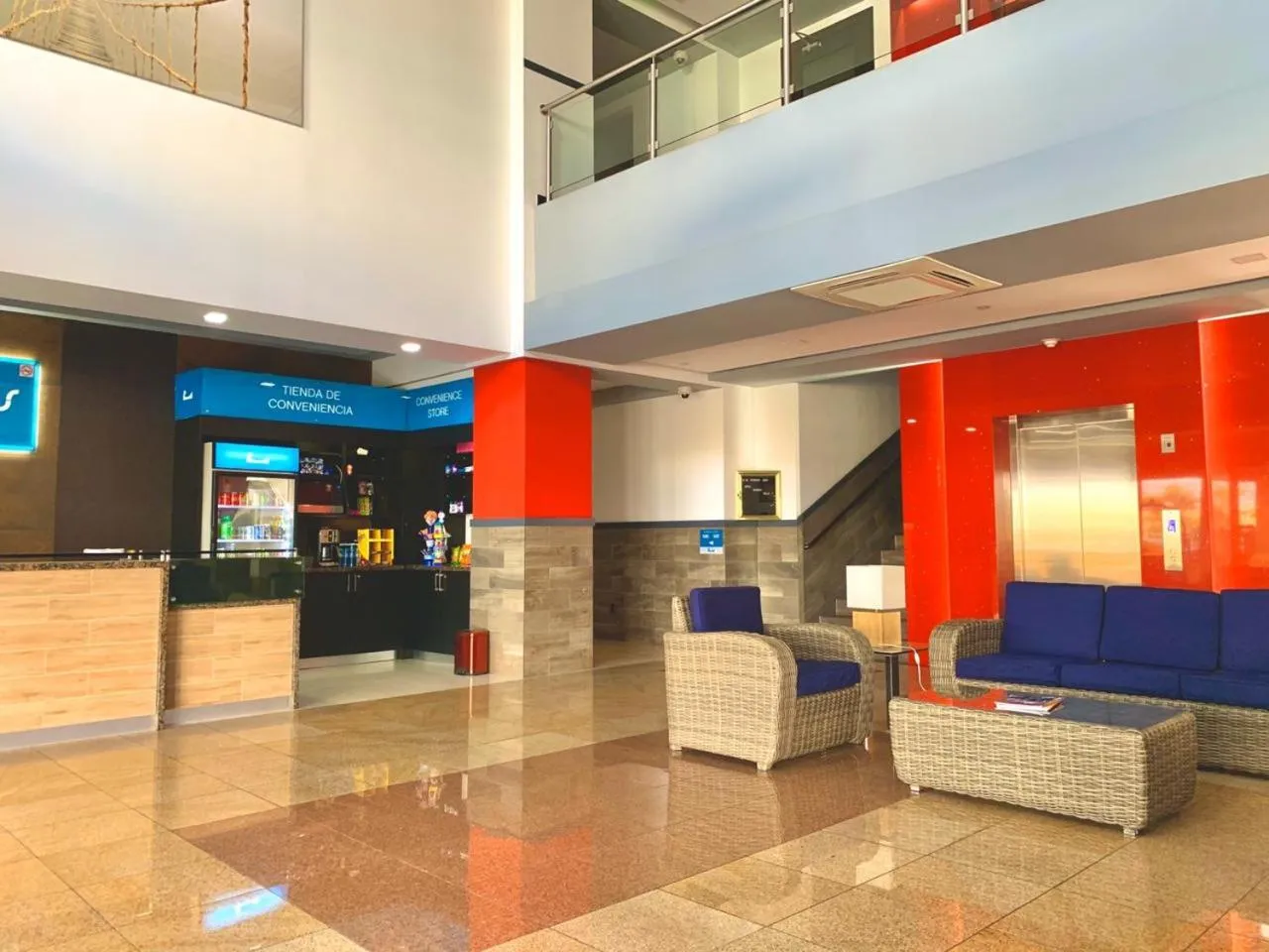 Living room in Beverly Hills: Hotel and Business