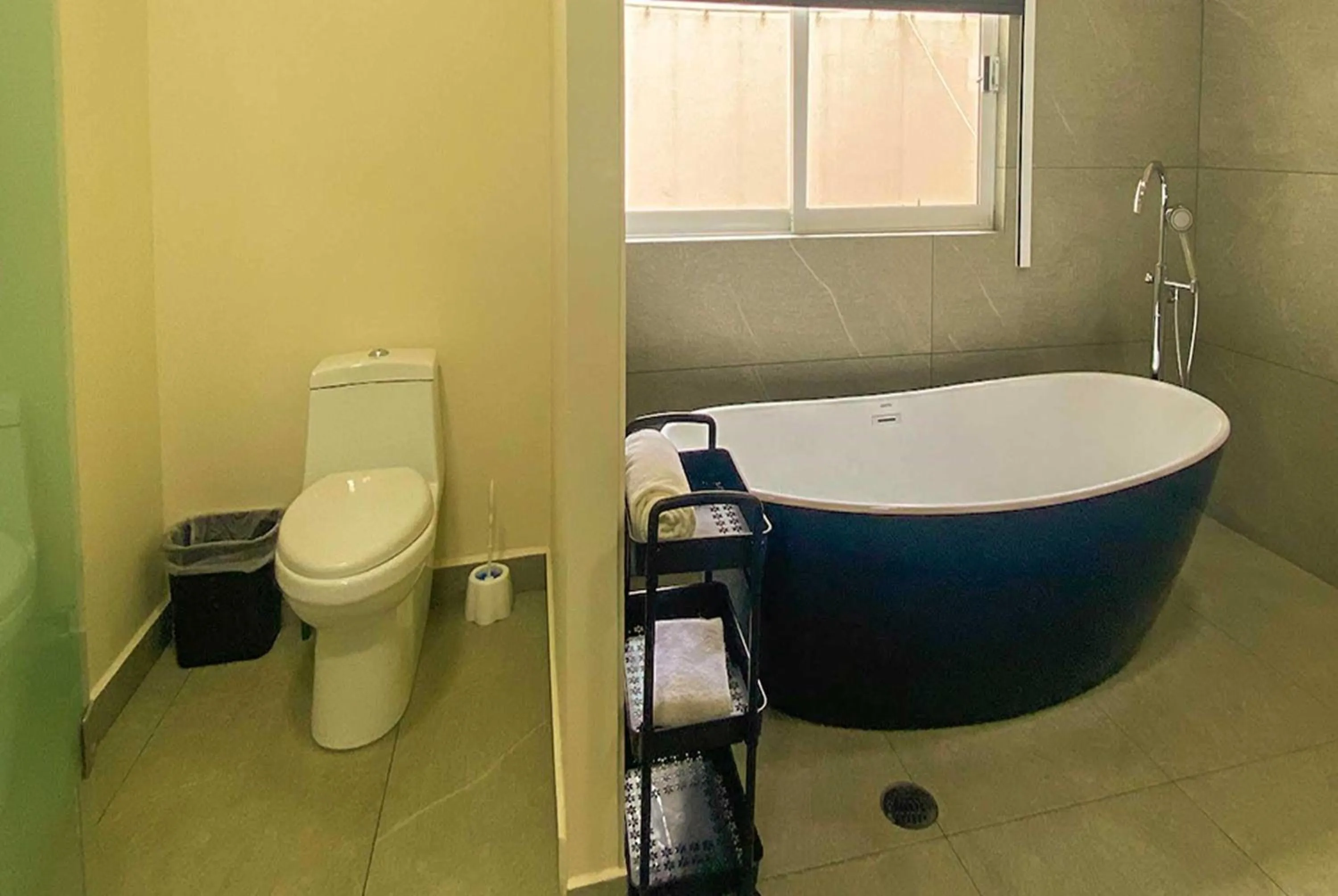 Bathroom in Hotel Estancias VIVE MX wtc CDMX, Trademark by Wyndham