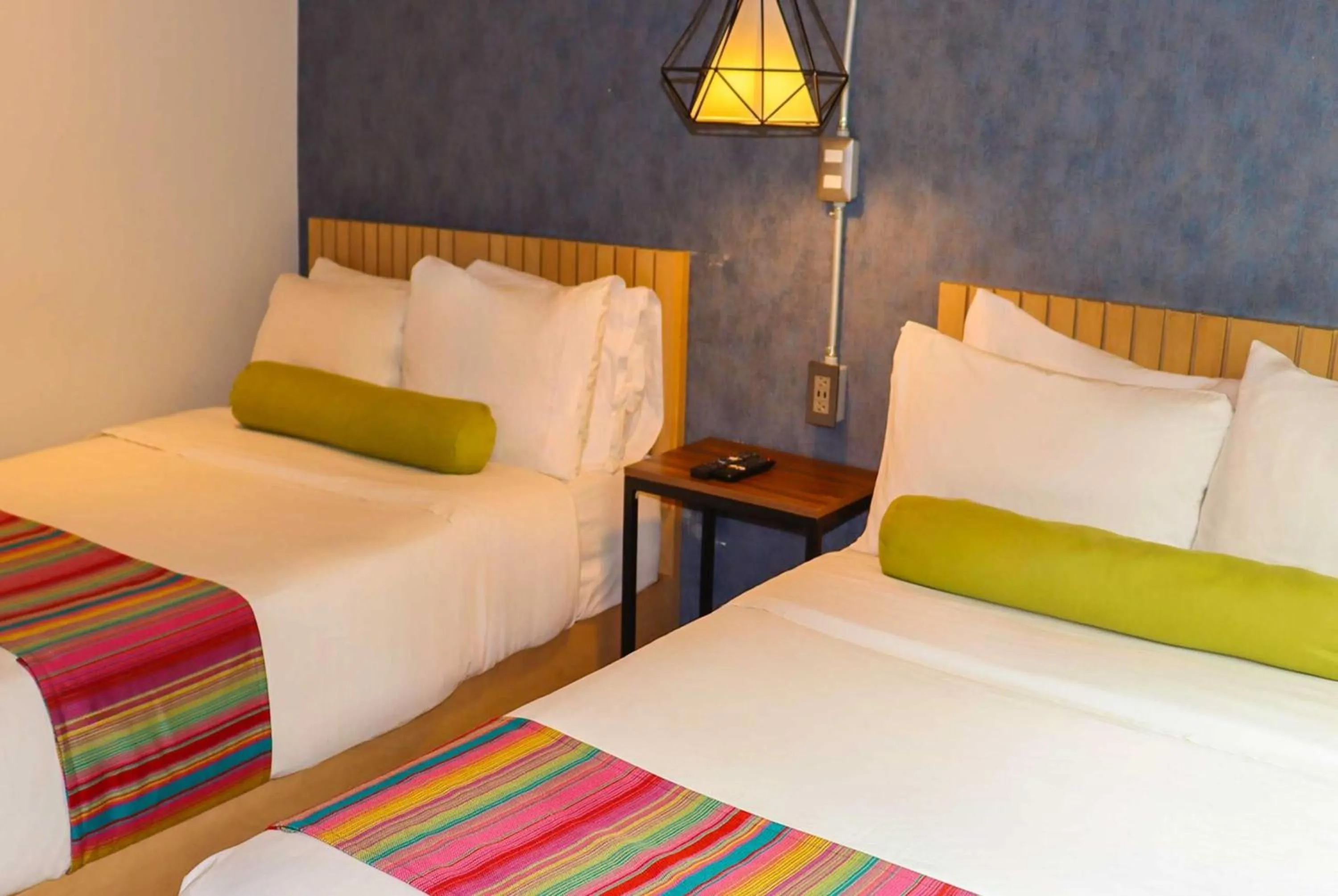 Photo of the whole room, Bed in Hotel Estancias VIVE MX wtc CDMX, Trademark by Wyndham