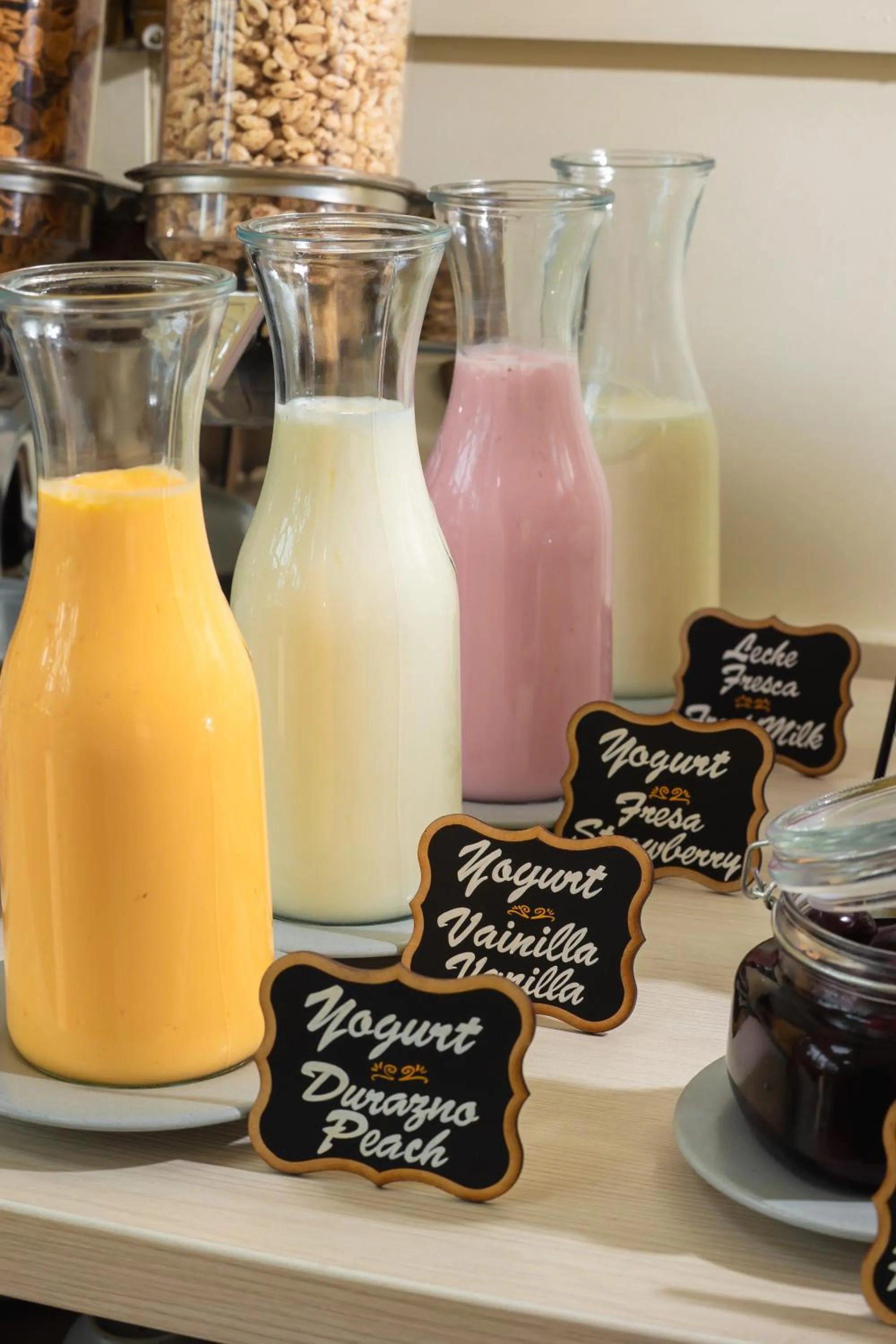 Buffet breakfast in 7 Toritos Hotel Boutique by Hacienda