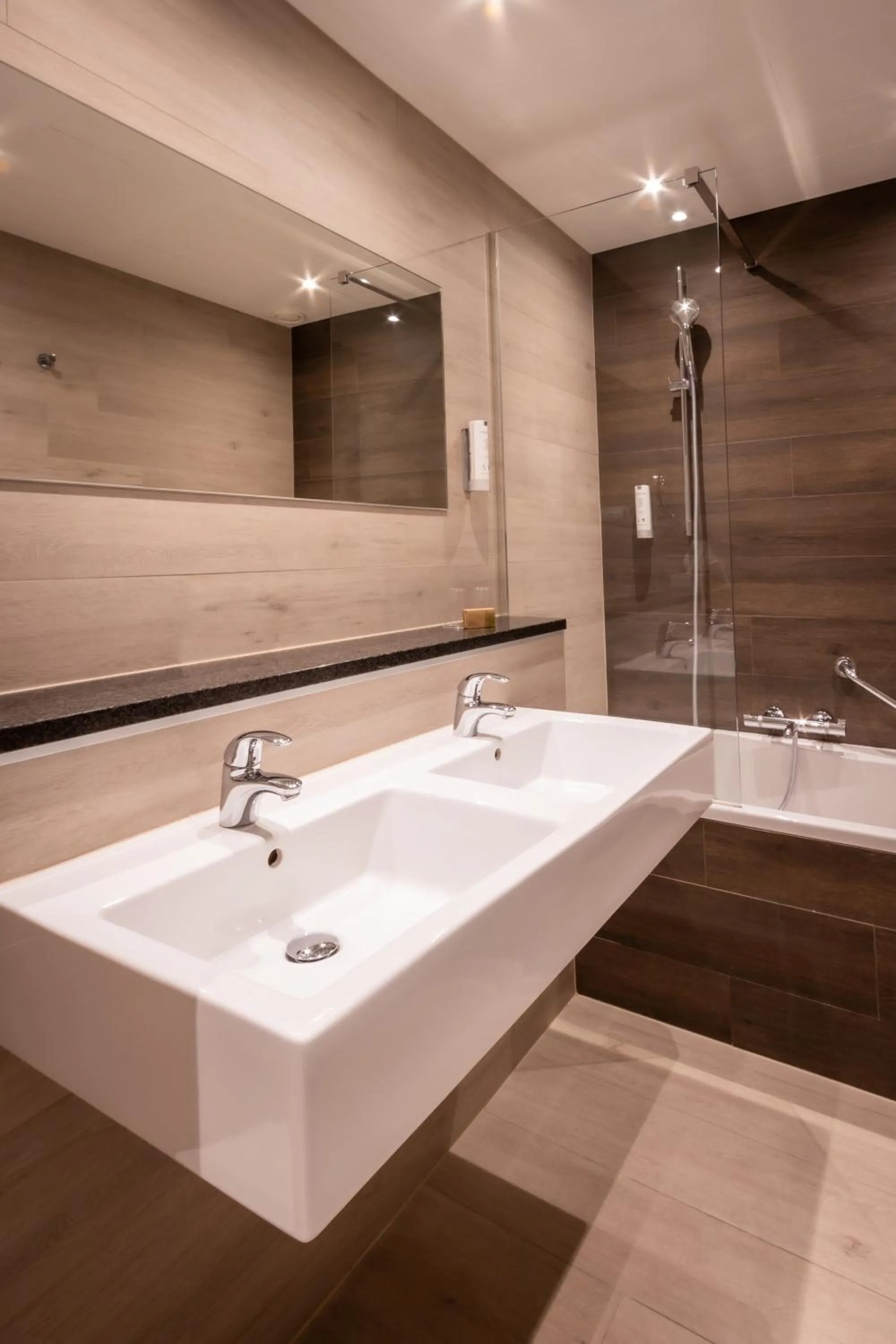 Bathroom in Hotel Auberge St. Pol