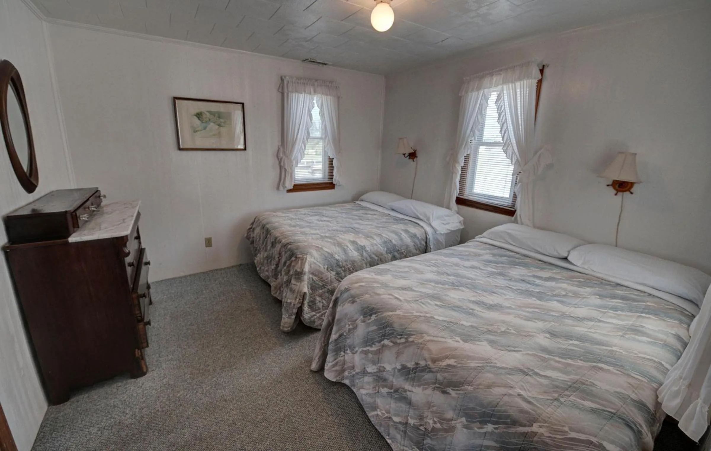 Bed in Outer Banks Motel - Village Accommodations