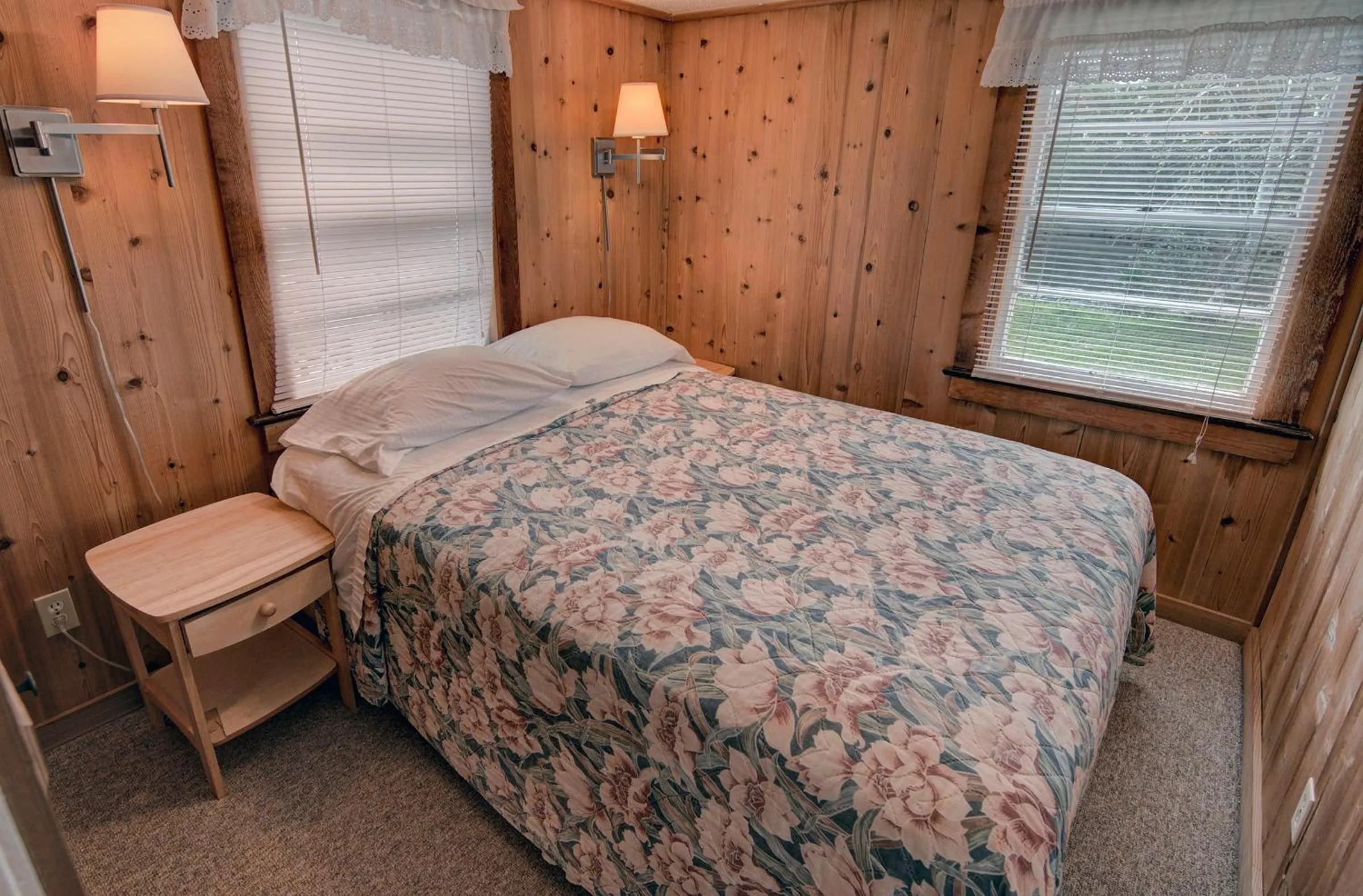 Bed in Outer Banks Motel - Village Accommodations