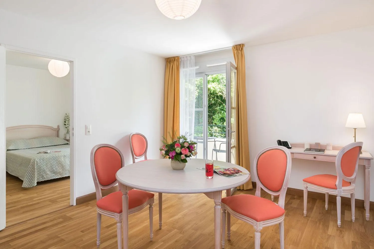 Photo of the whole room, Bed in MÉDICIS HOME DIJON LES PETITES ROCHES