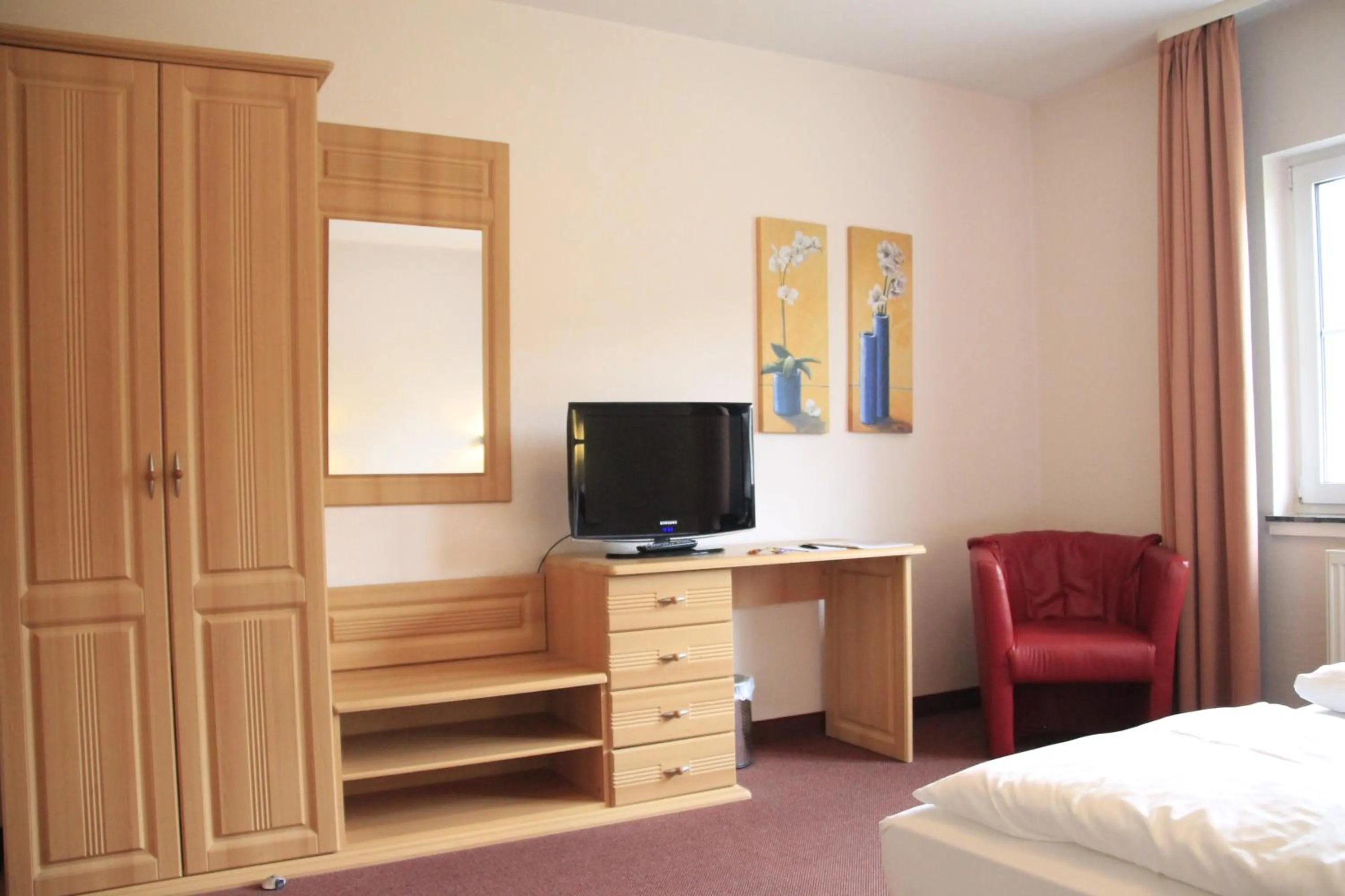 TV and multimedia, Bed in Hotel Weserschiffchen