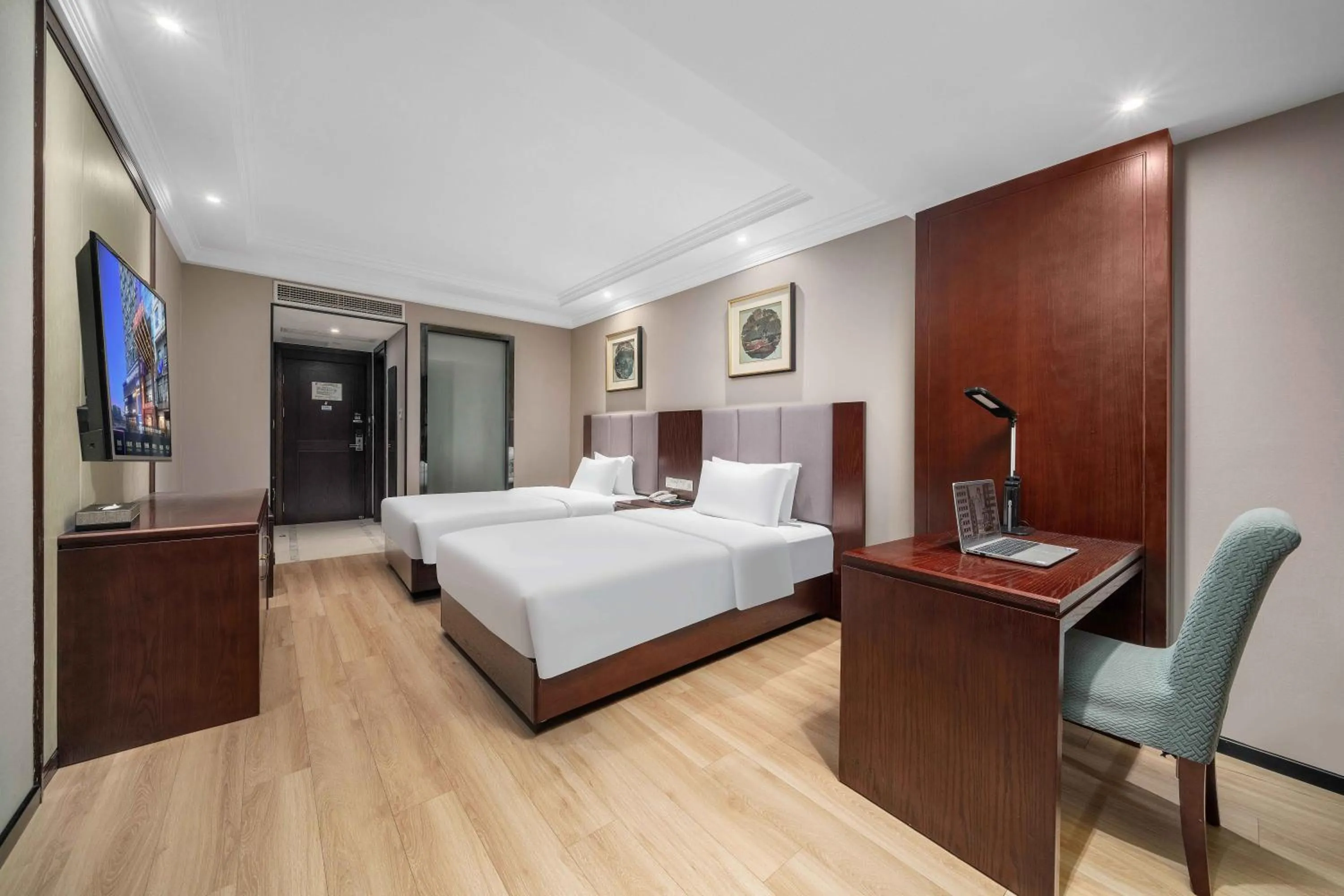 Bedroom, Bed in Huzhou Wealth Hotel