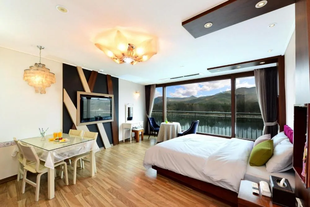 Bed in Moonlight Blue Pension