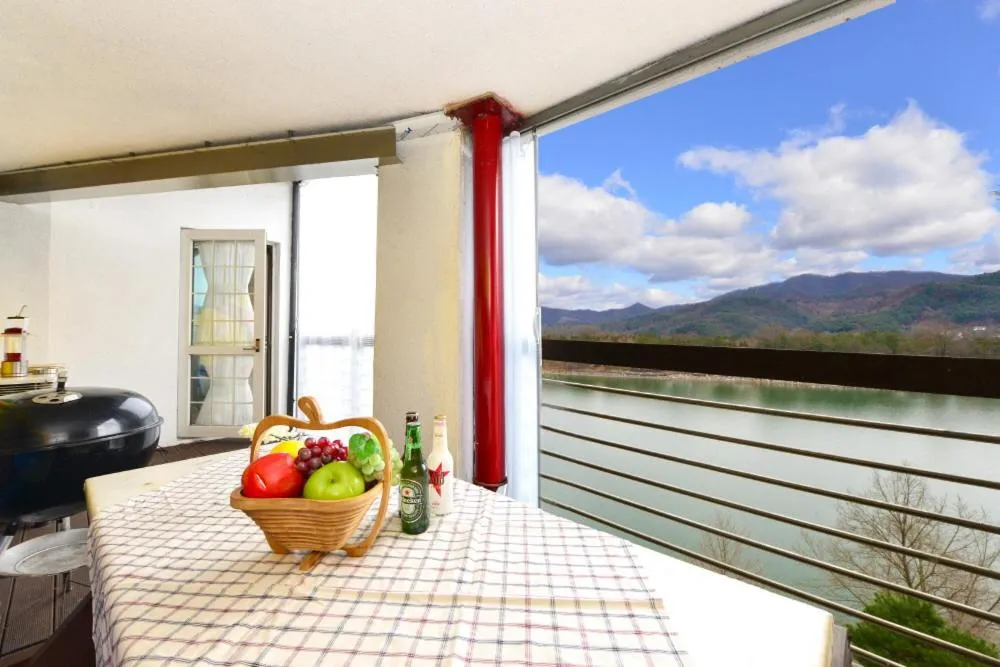 Moonlight Blue Pension