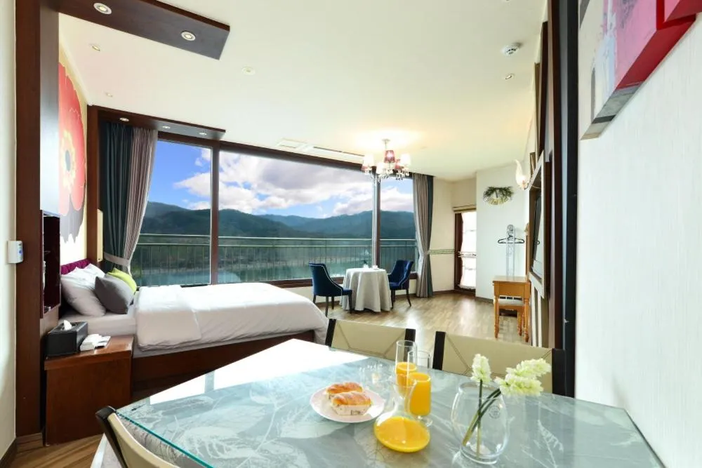 Bed in Moonlight Blue Pension