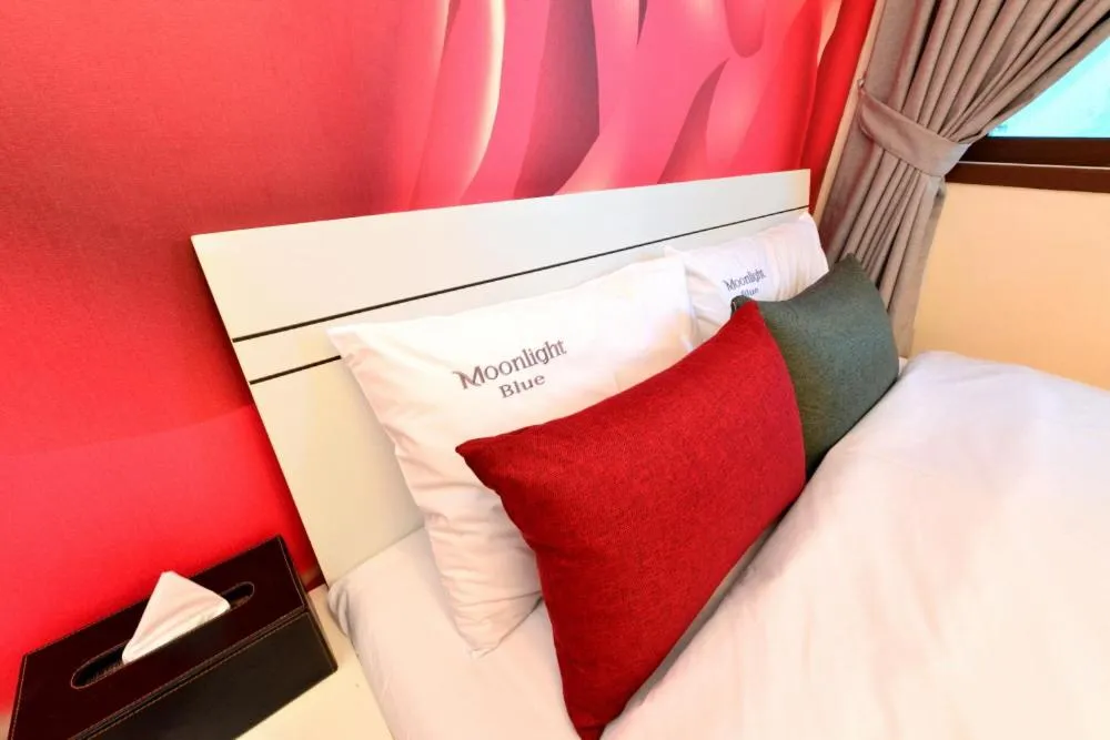 Bed in Moonlight Blue Pension