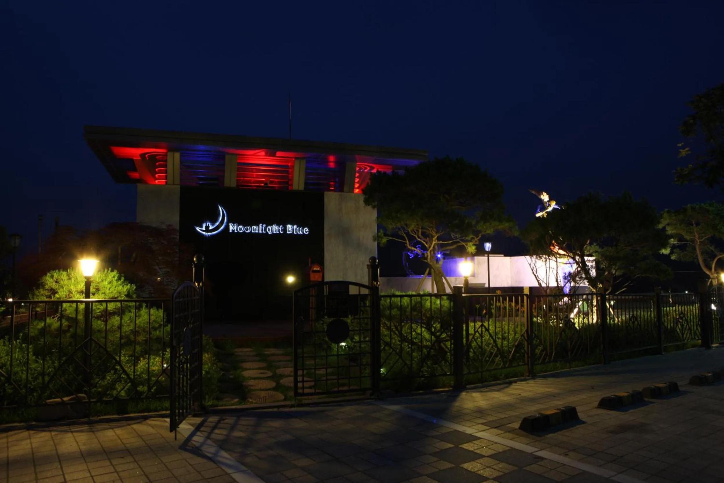 Property building in Moonlight Blue Pension