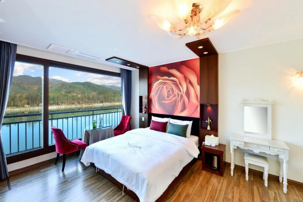 Bed in Moonlight Blue Pension