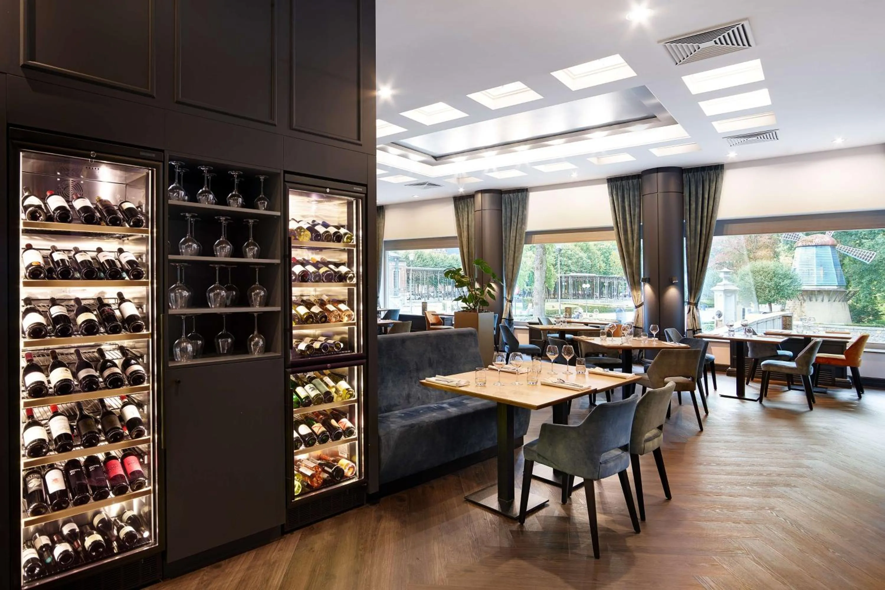 Restaurant/places to eat in Van der Valk Hotel Spa