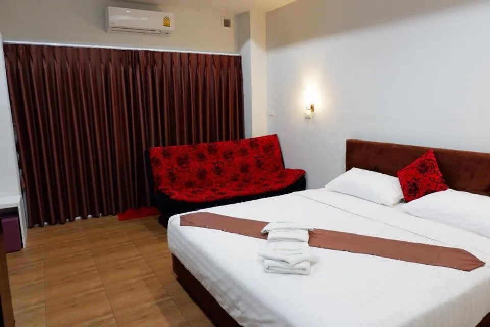 Photo of the whole room, Bed in Namthip Residence