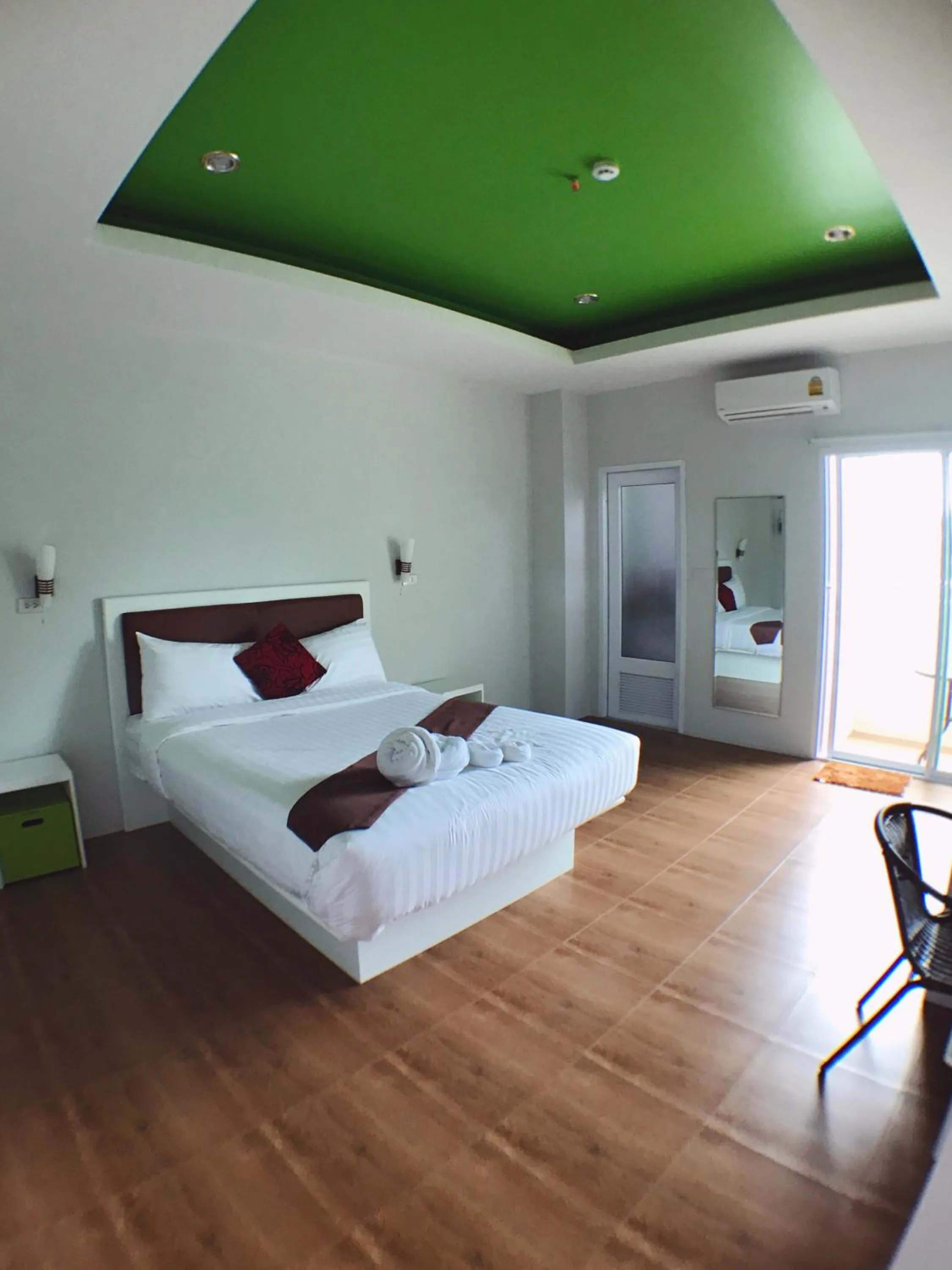 Bed in Namthip Residence