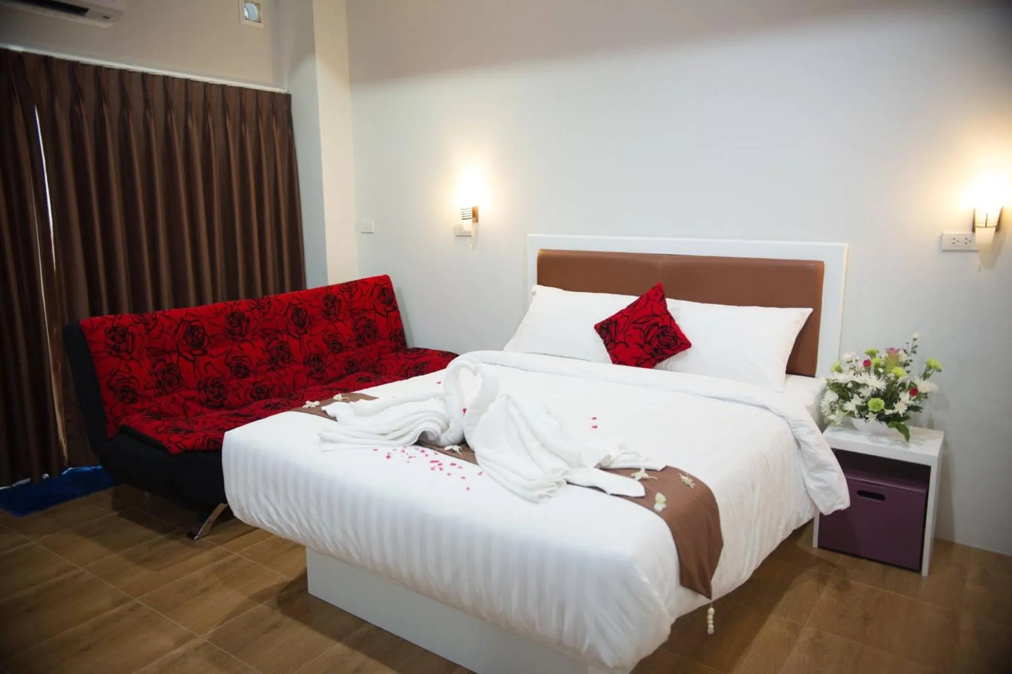 Bed in Namthip Residence