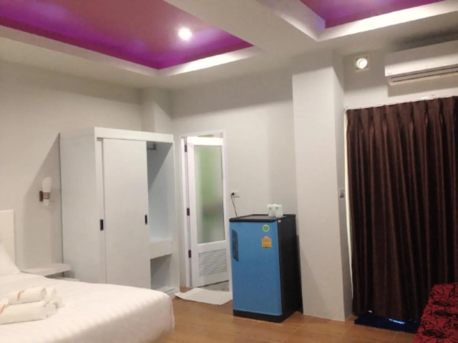 Photo of the whole room, Bed in Namthip Residence