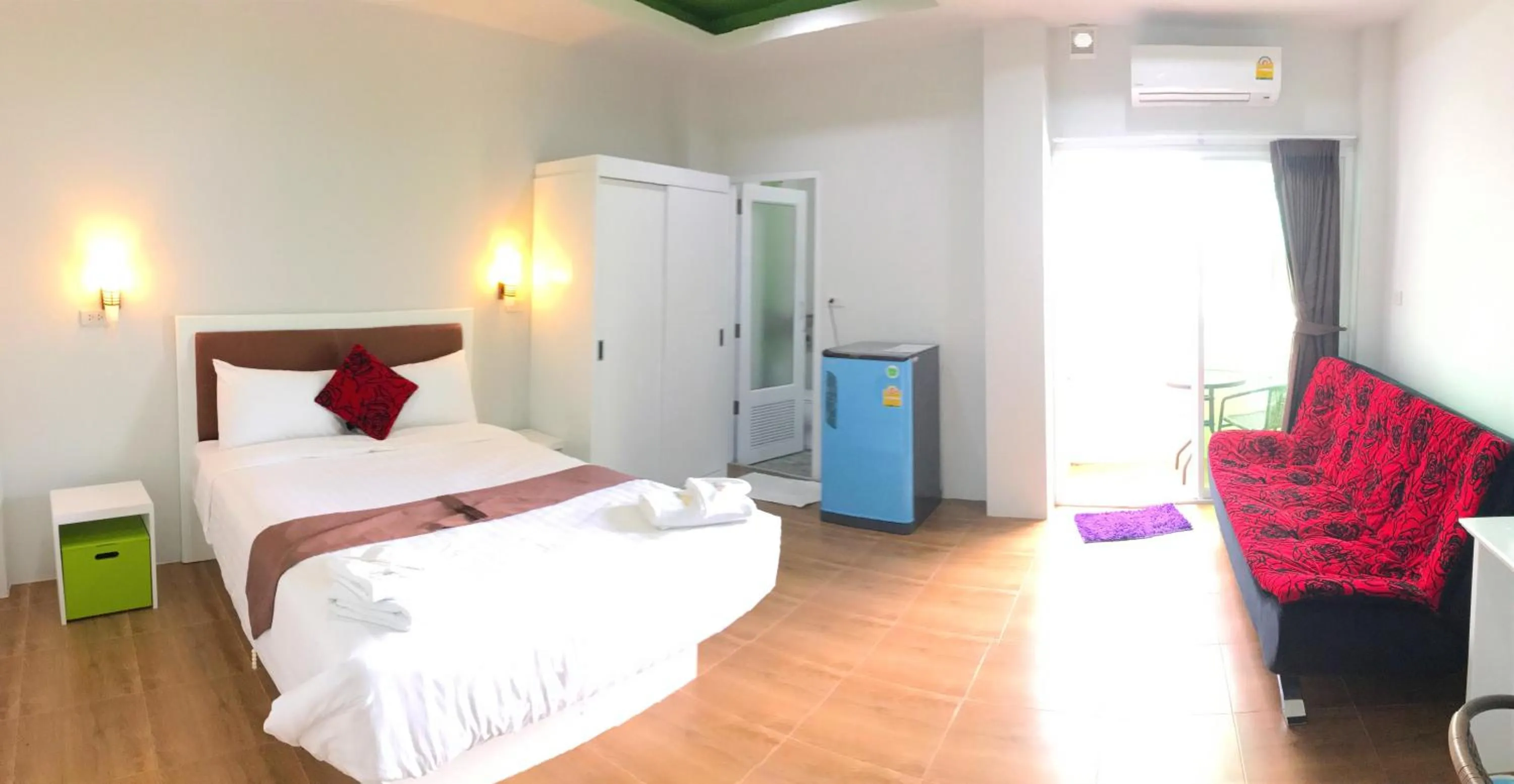 Photo of the whole room, Bed in Namthip Residence