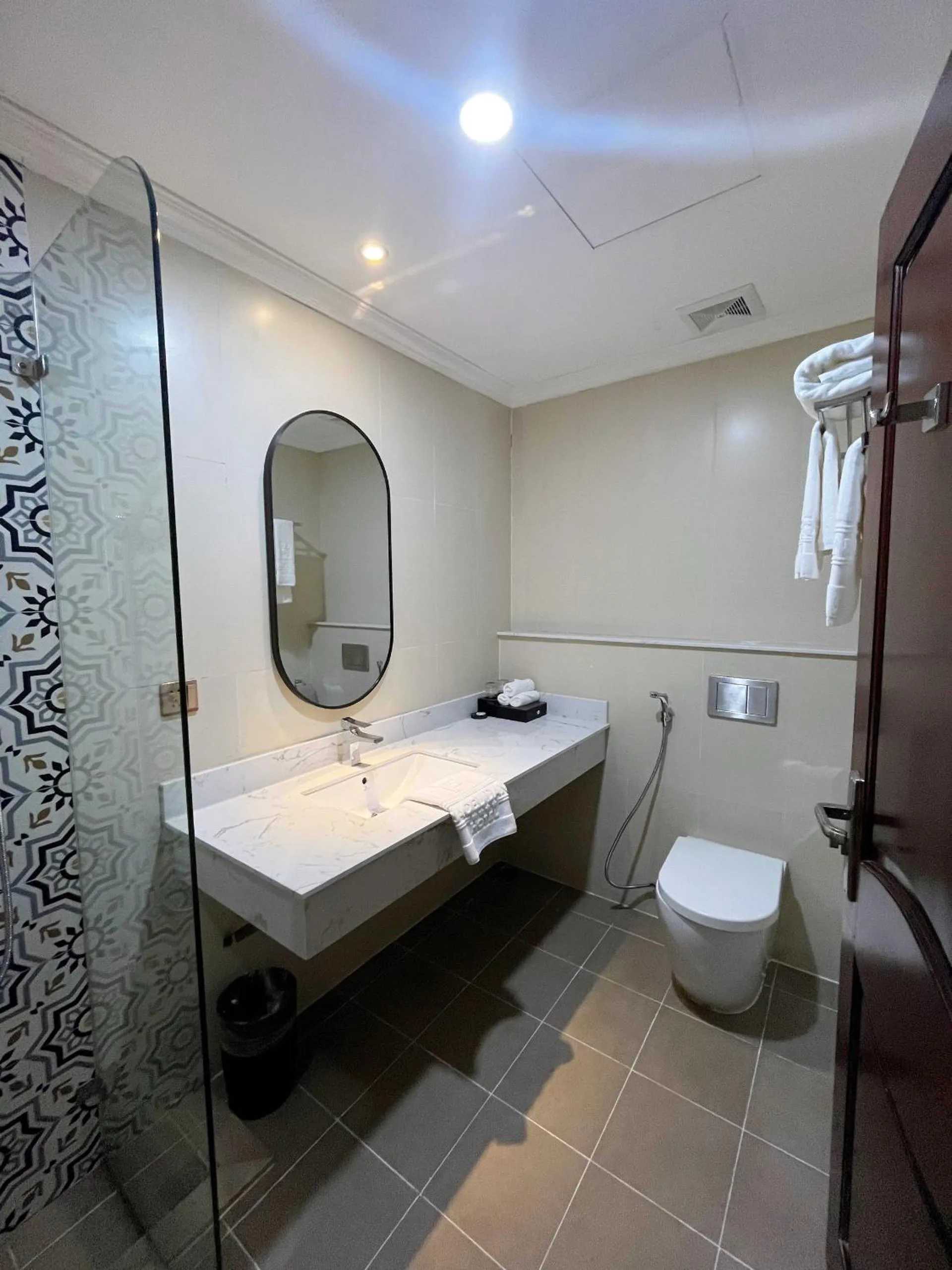 Shower in Paracel Beach Hotel