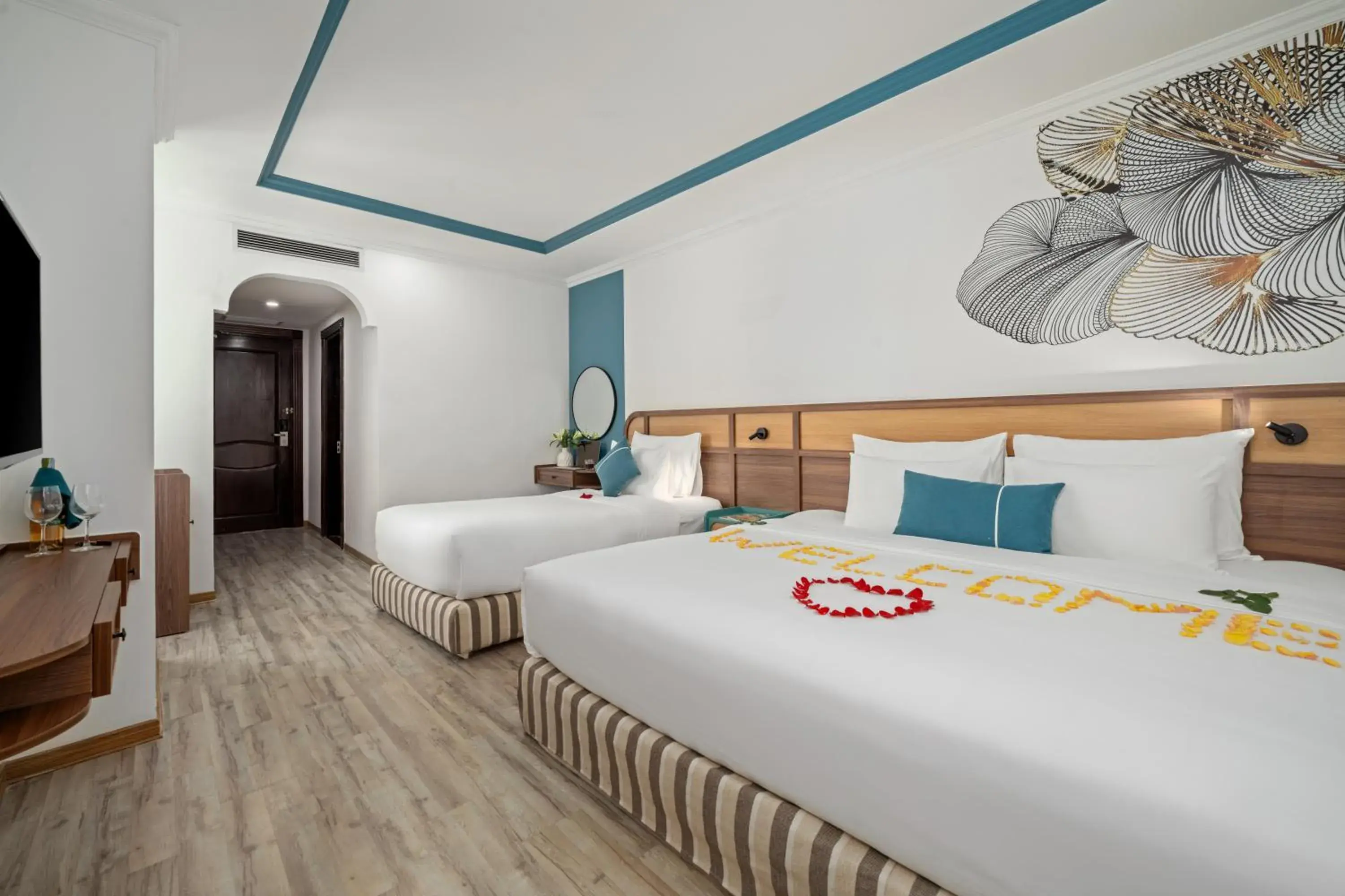 Deluxe Triple Partial Sea view in Paracel Beach Hotel Deluxe Triple Partial Sea view in Paracel Beach Hotel