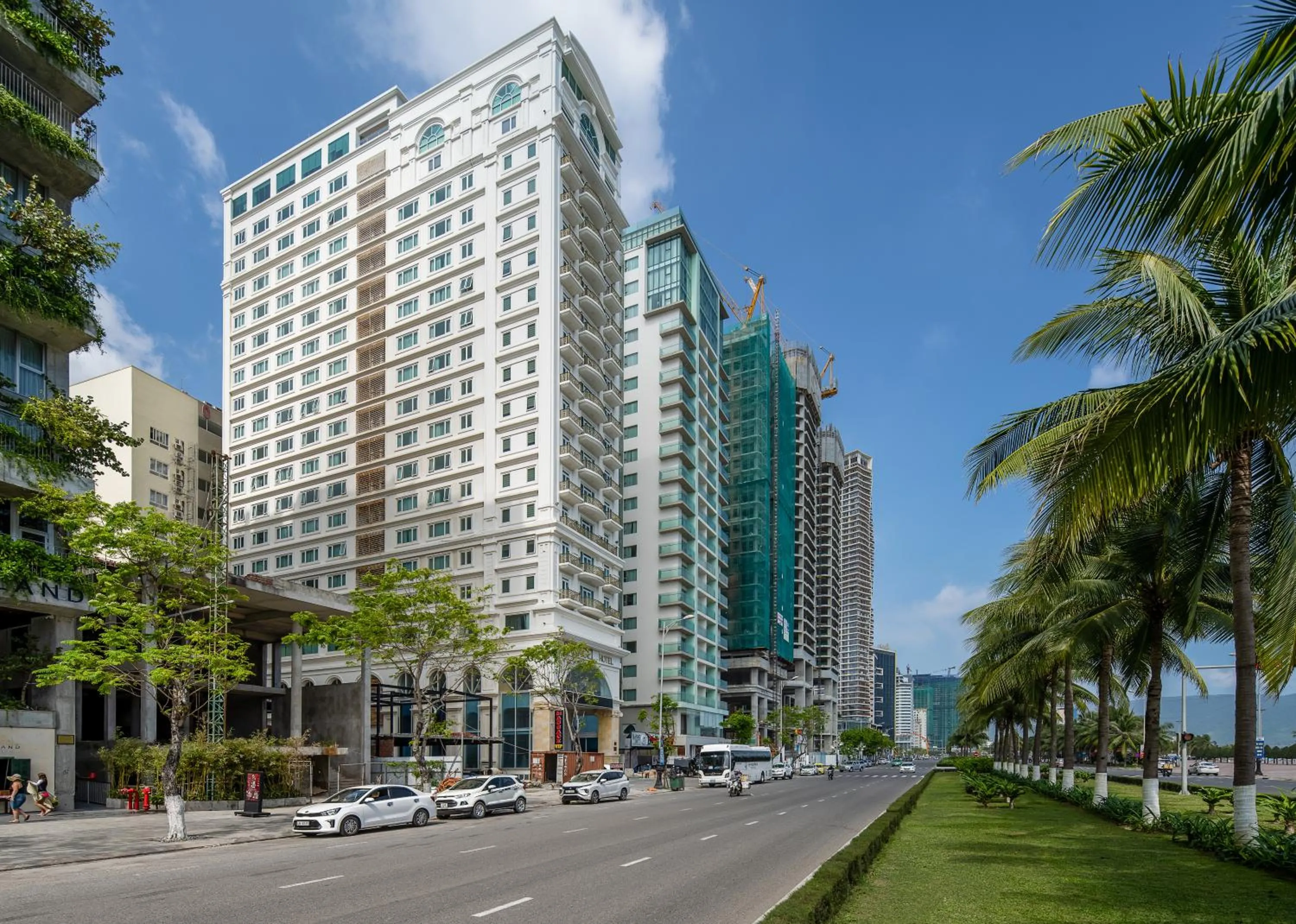 Property building in Paracel Beach Hotel