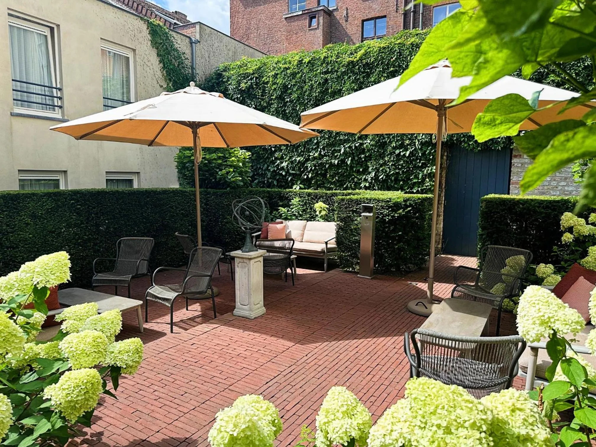 Inner courtyard view in Dukes' Arches Brugge - by Dukes' Hotel Collection