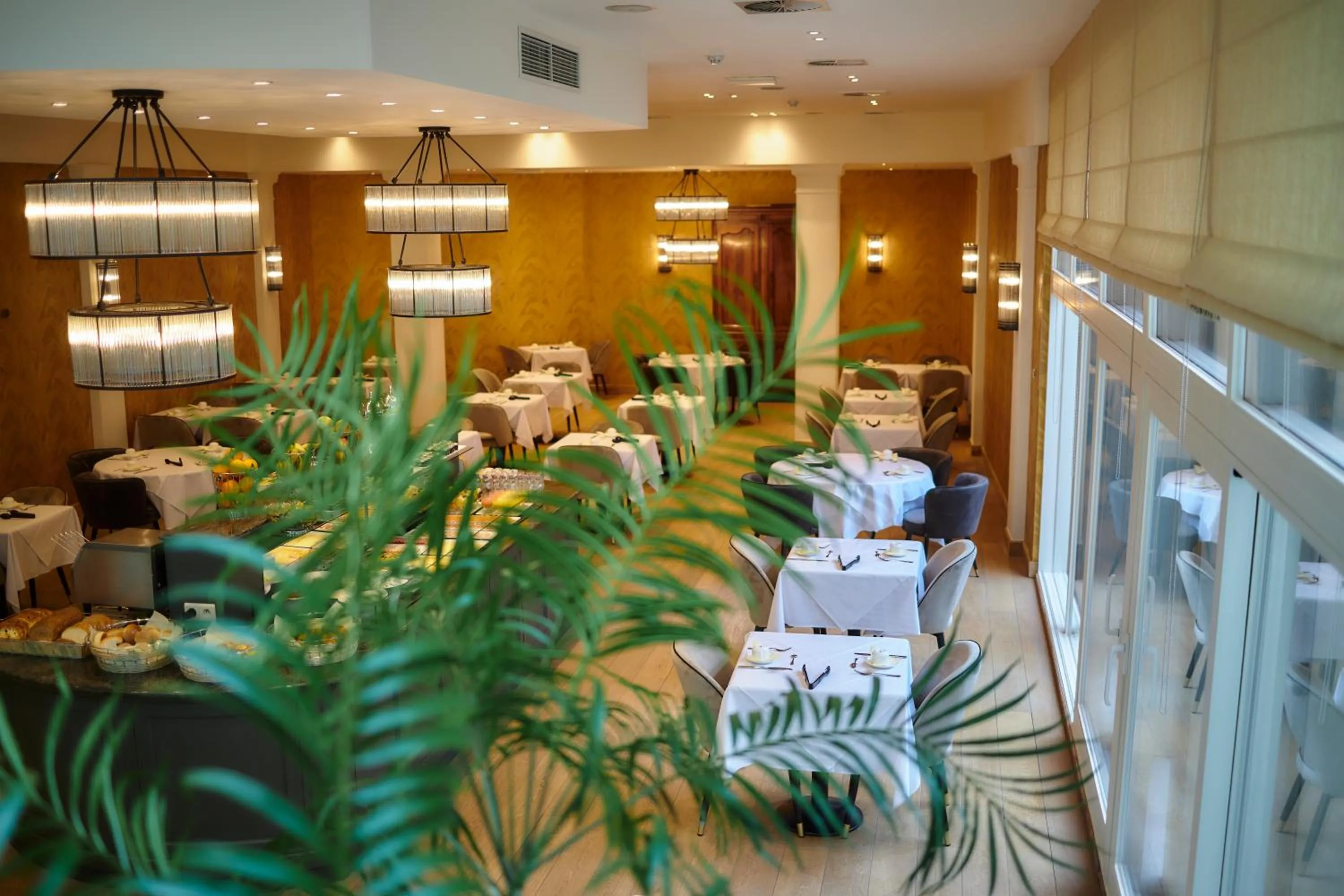 Restaurant/places to eat in Dukes' Arches Brugge - by Dukes' Hotel Collection