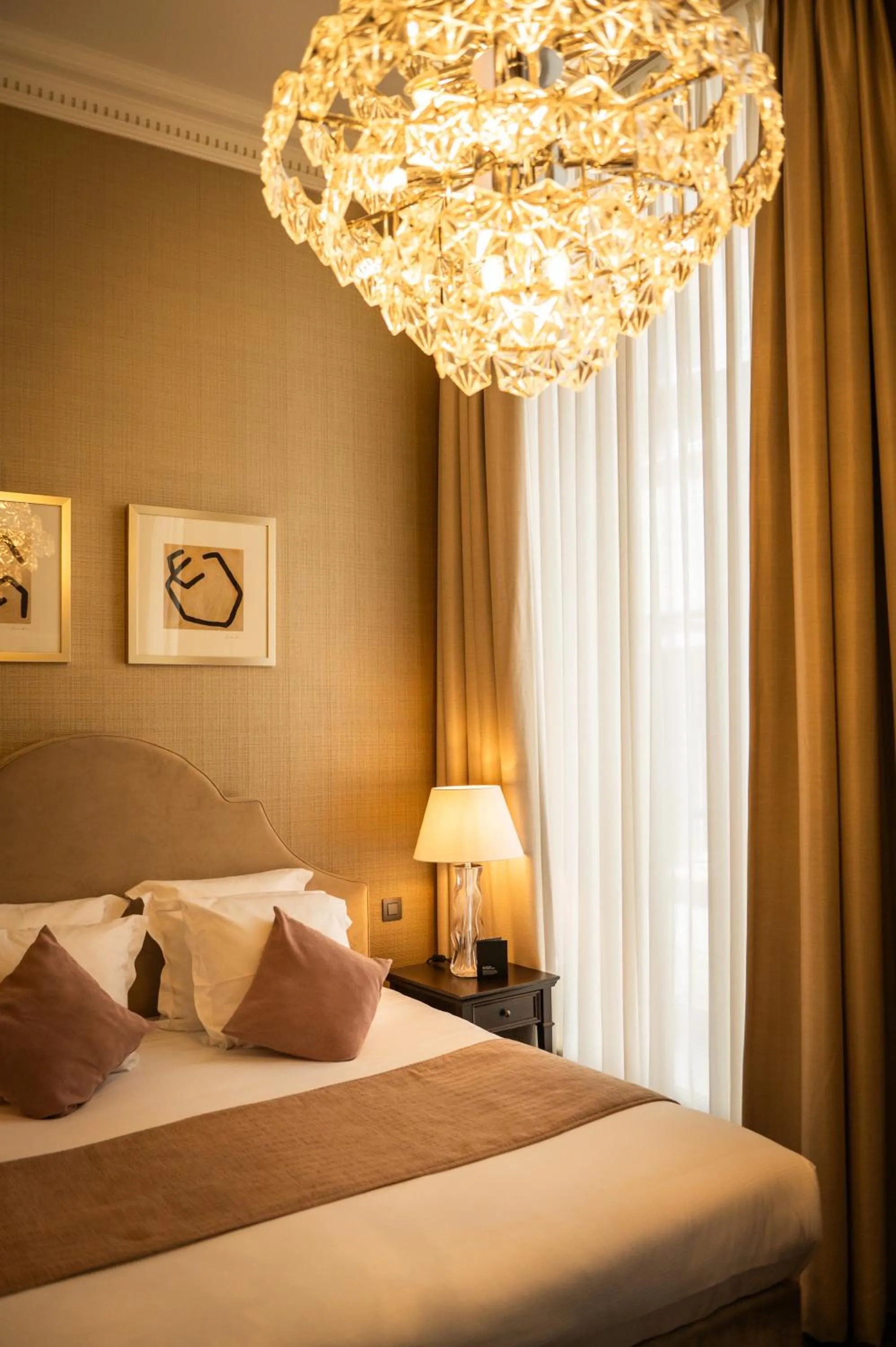 Bedroom, Bed in Dukes' Arches Brugge - by Dukes' Hotel Collection