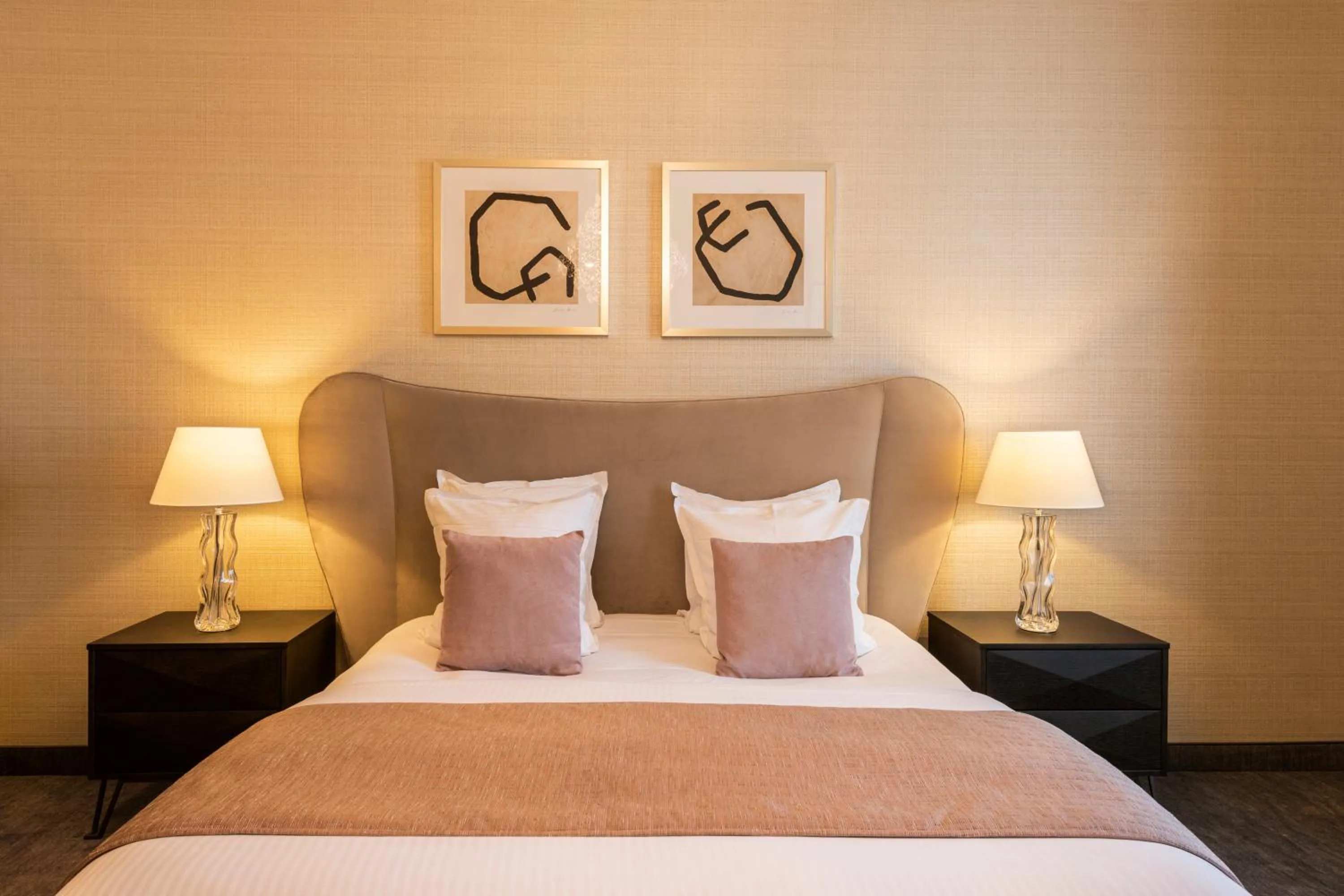 Bedroom, Bed in Dukes' Arches Brugge - by Dukes' Hotel Collection