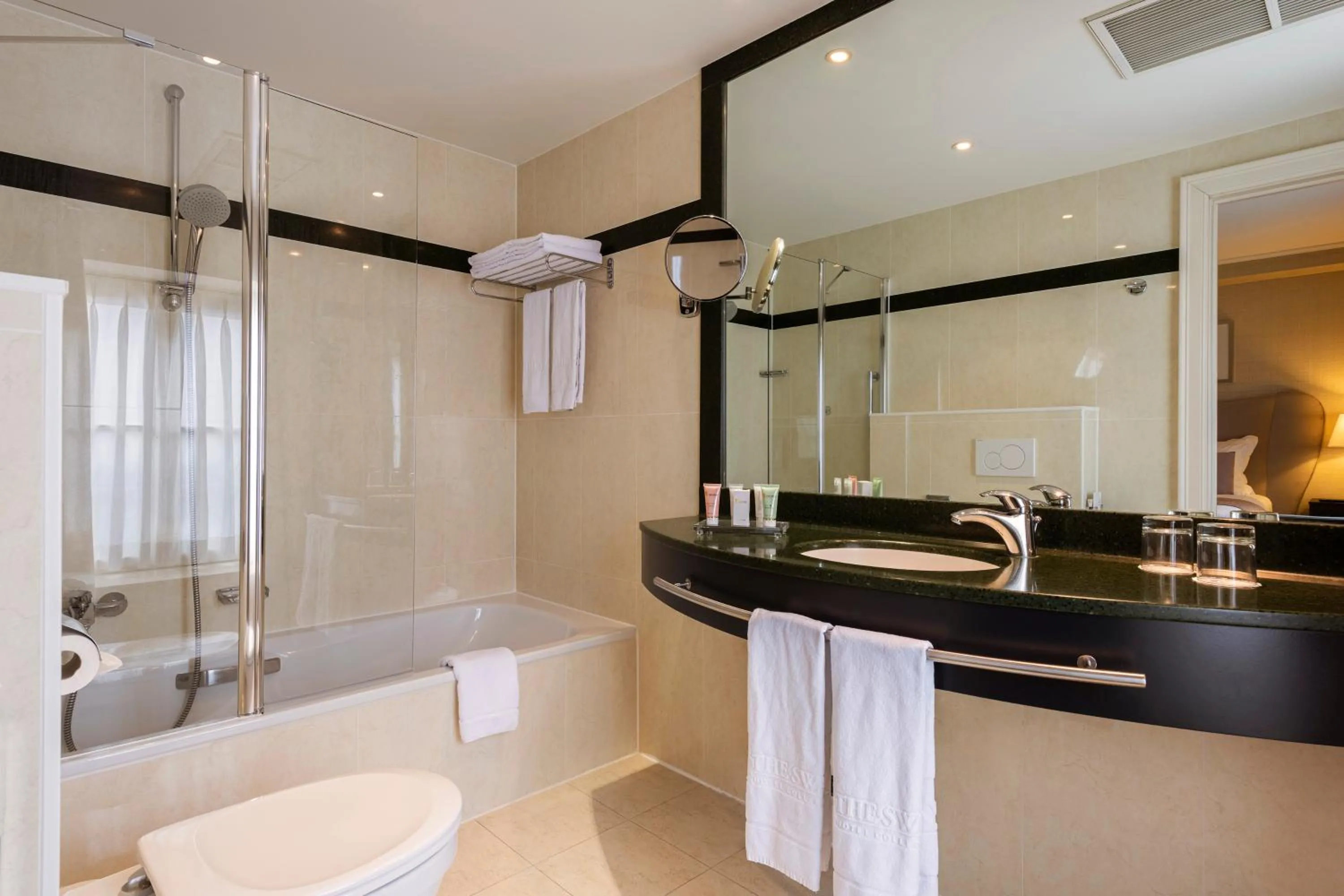 Bathroom in Dukes' Arches Brugge - by Dukes' Hotel Collection