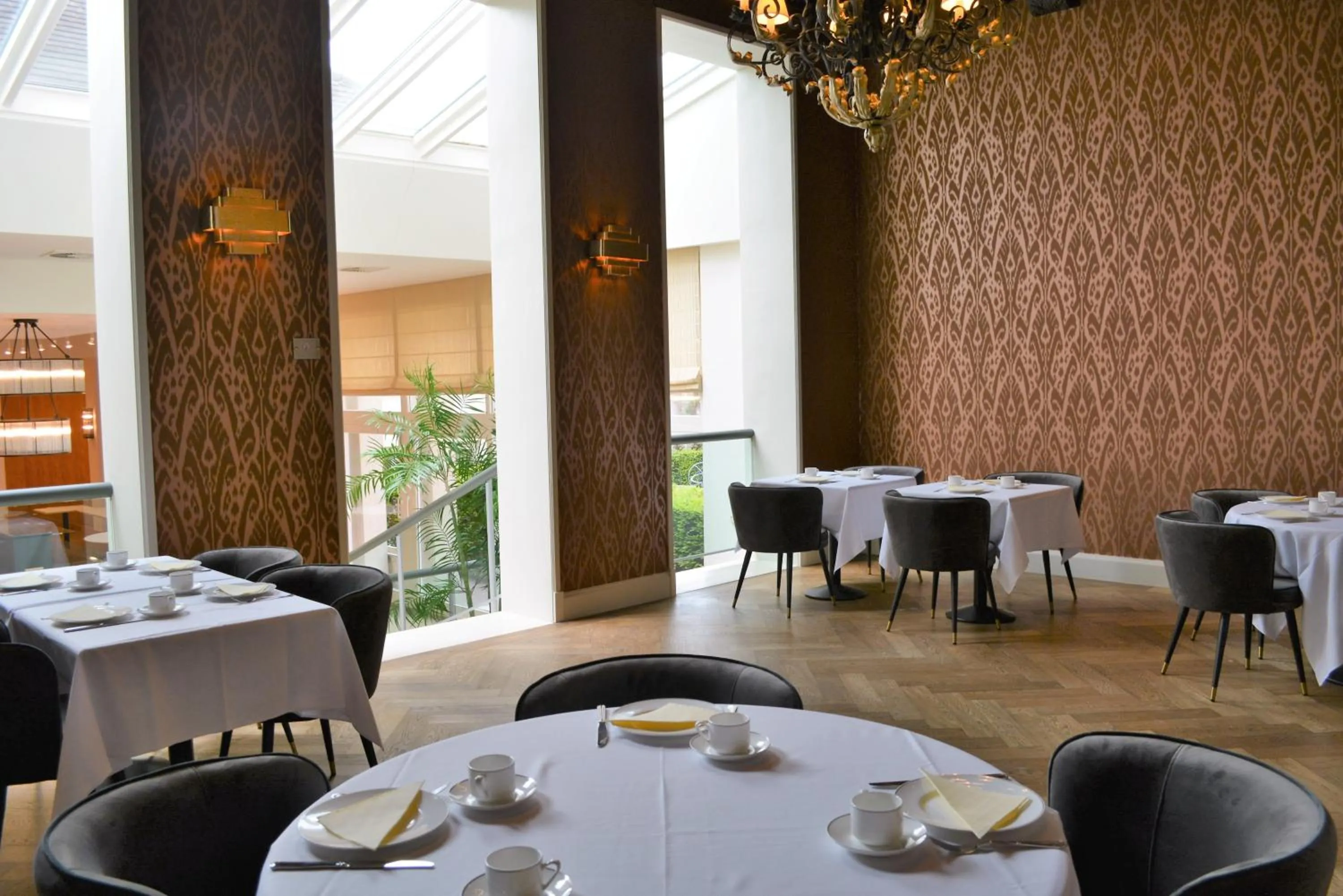 Restaurant/places to eat in Dukes' Arches Brugge - by Dukes' Hotel Collection