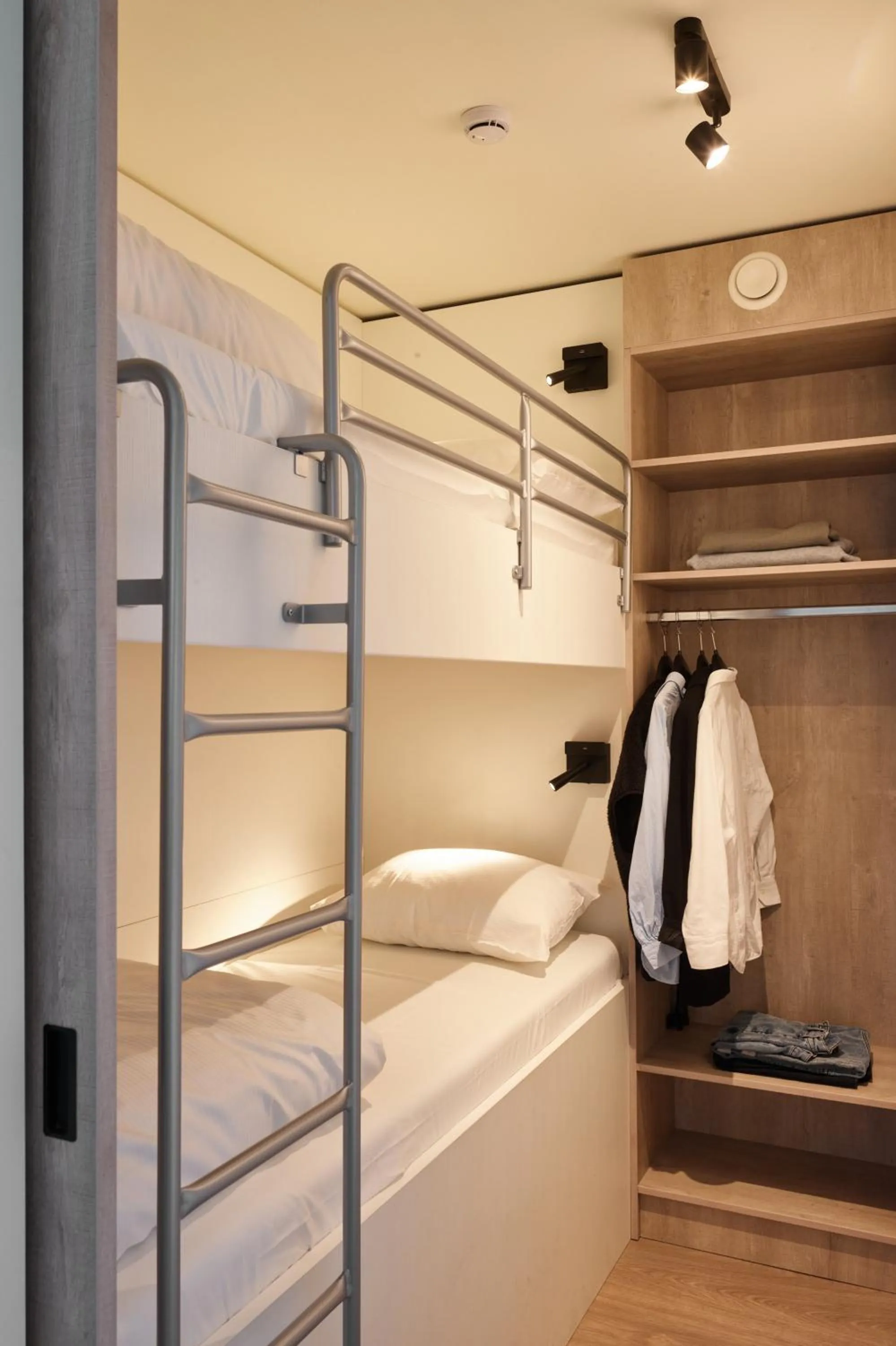 bunk bed, Bed in Holiday Suites Zeebrugge