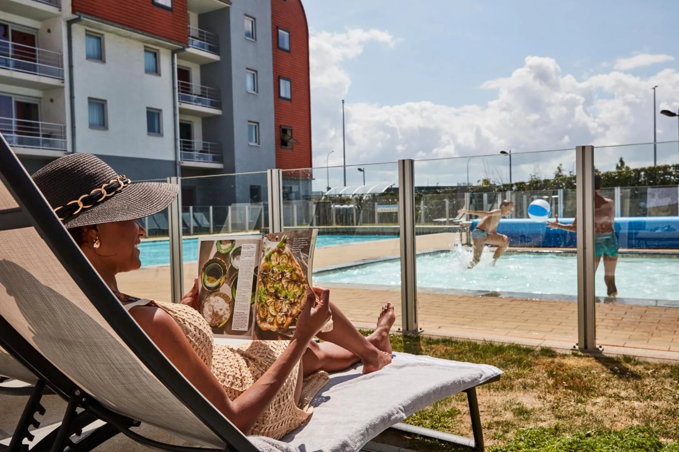 Swimming pool in Holiday Suites Zeebrugge